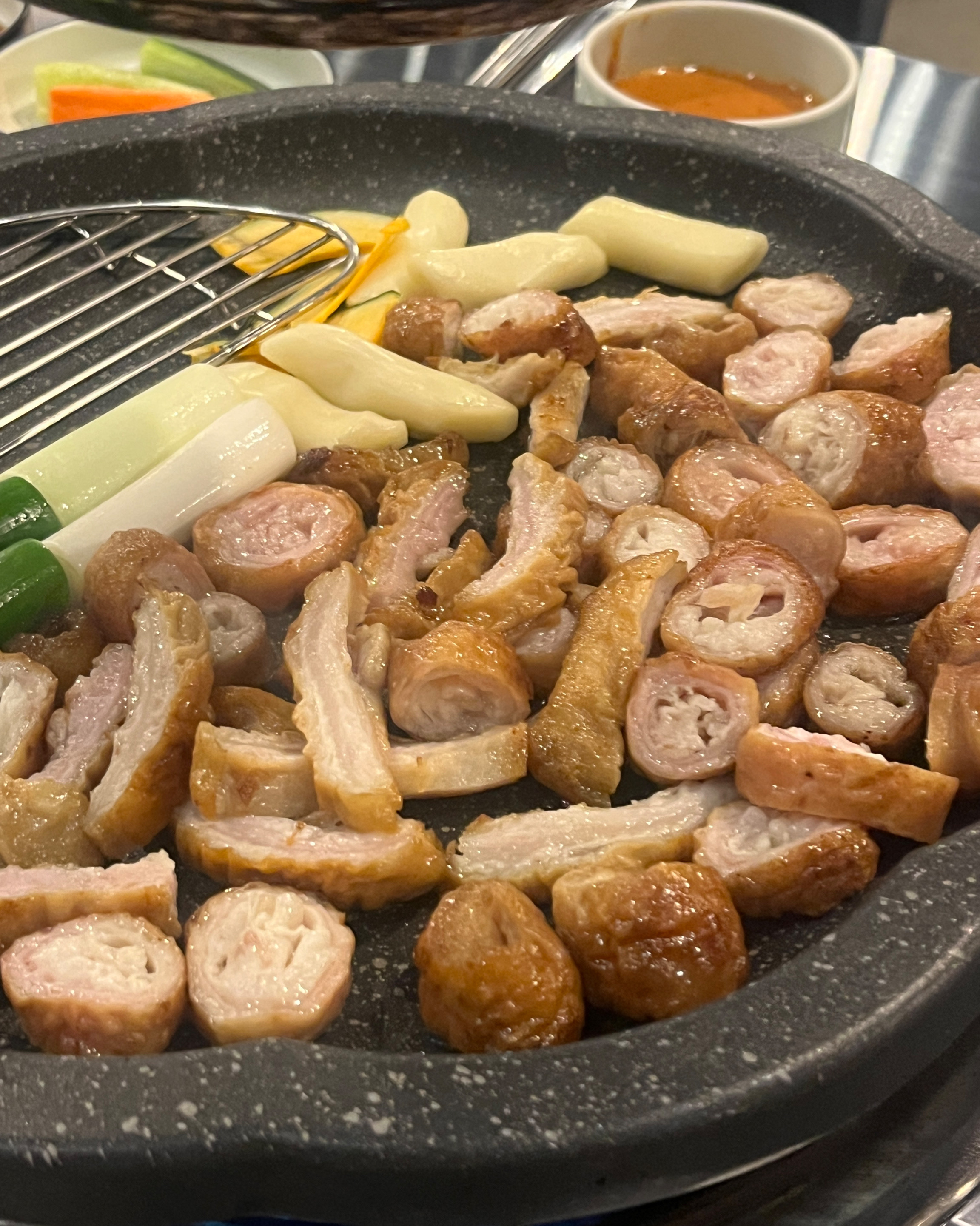 동네에 새로 오픈해서 와봤어요ㅎㅎ 초벌이 넘 오래된거아닌가?하는 생각이 들었지만 맛있네용 
