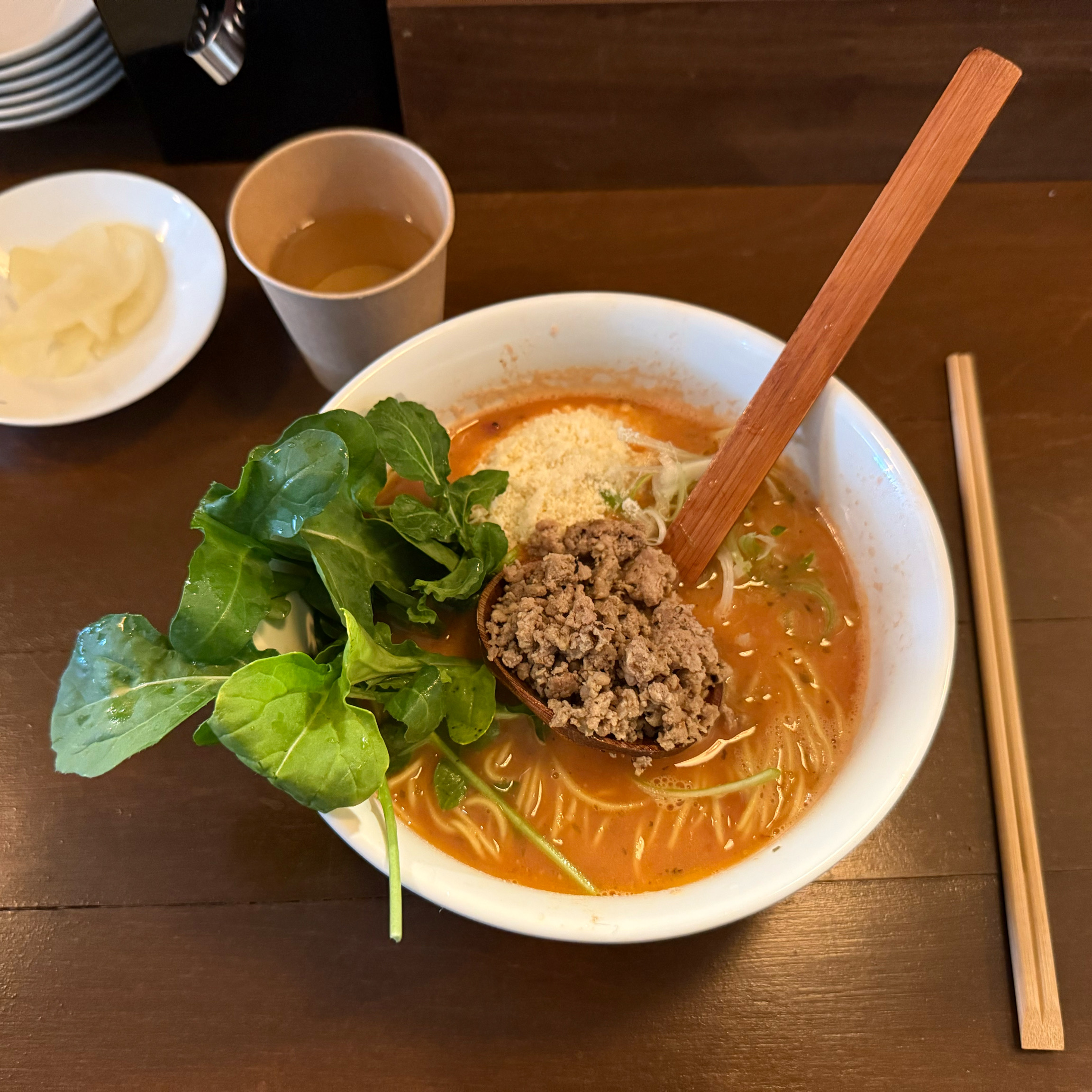 저번에 너무 맛있게 먹어서 또 먹으러 왔어요. 여기 토마토라멘이 진짜 스페셜 메뉴에요🤤 너