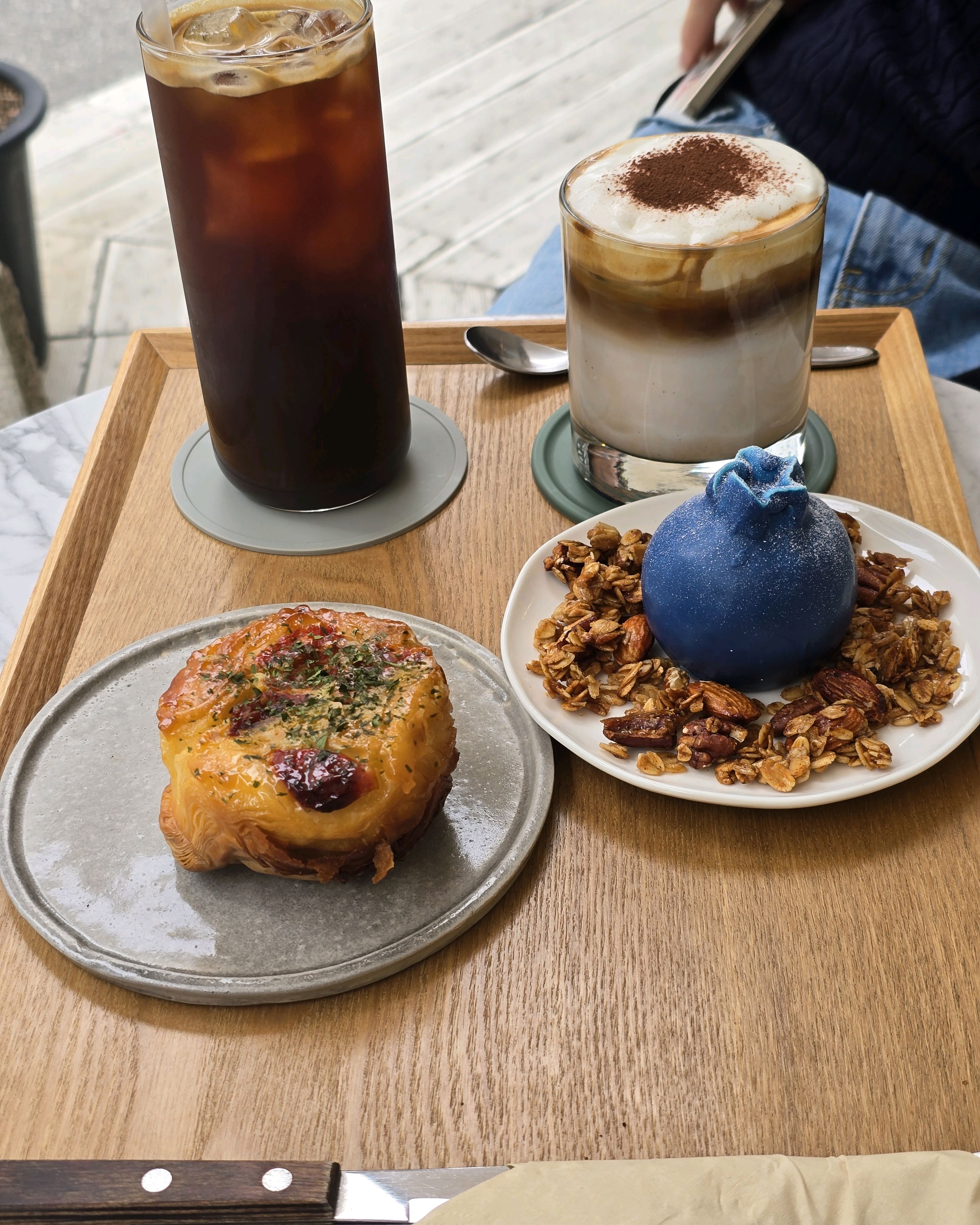 너츠라떼 너무너무 맛있어요 마시는 순간 시야가 확장되는 느낌이에요 :) - 대전 맛집 파티세리러츠