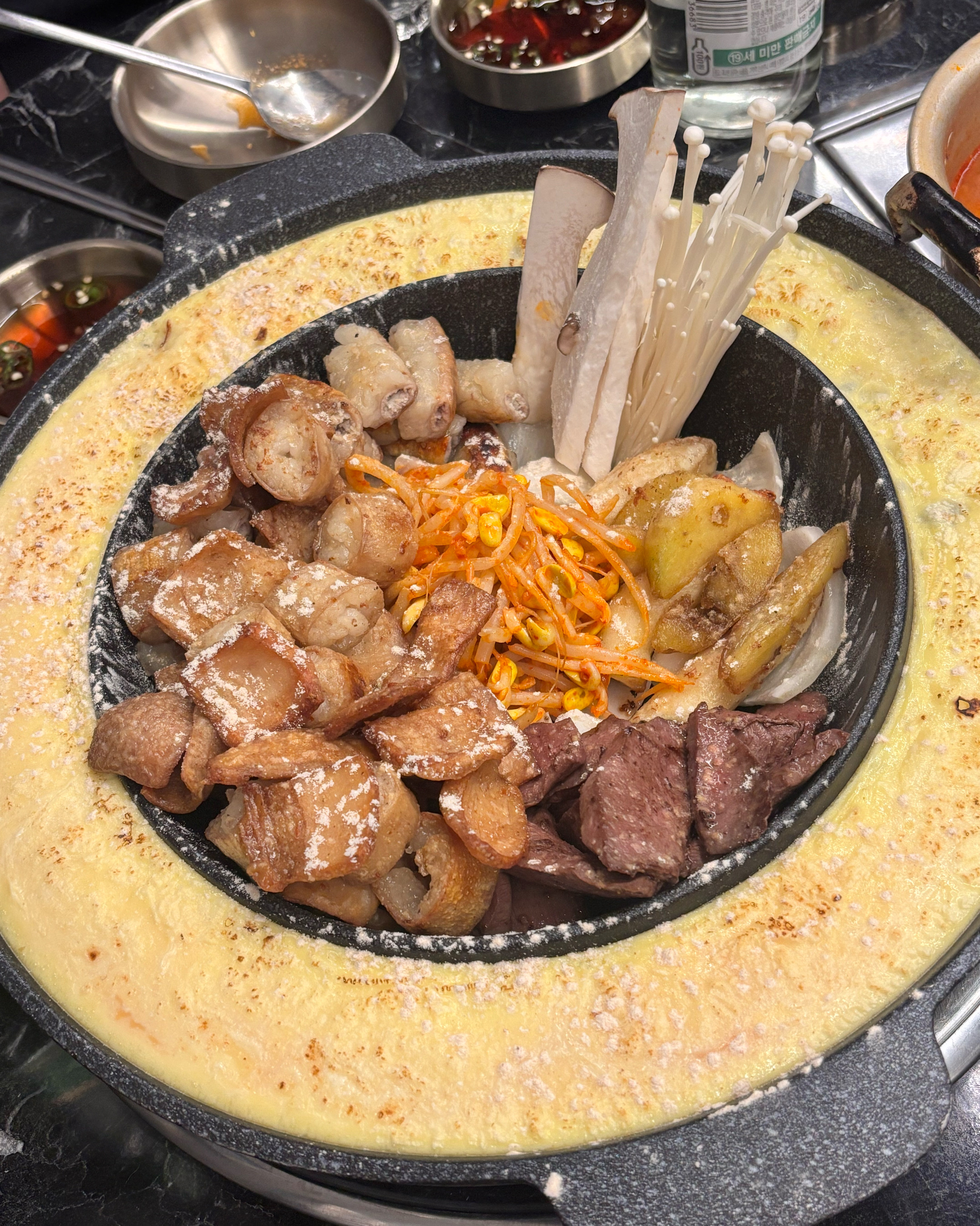 너무 맛있게 먹었어요! 찌개도 맛있고 네이버 리뷰도 빵빵해서 좋습니다! 매장도 쾌적해서 좋