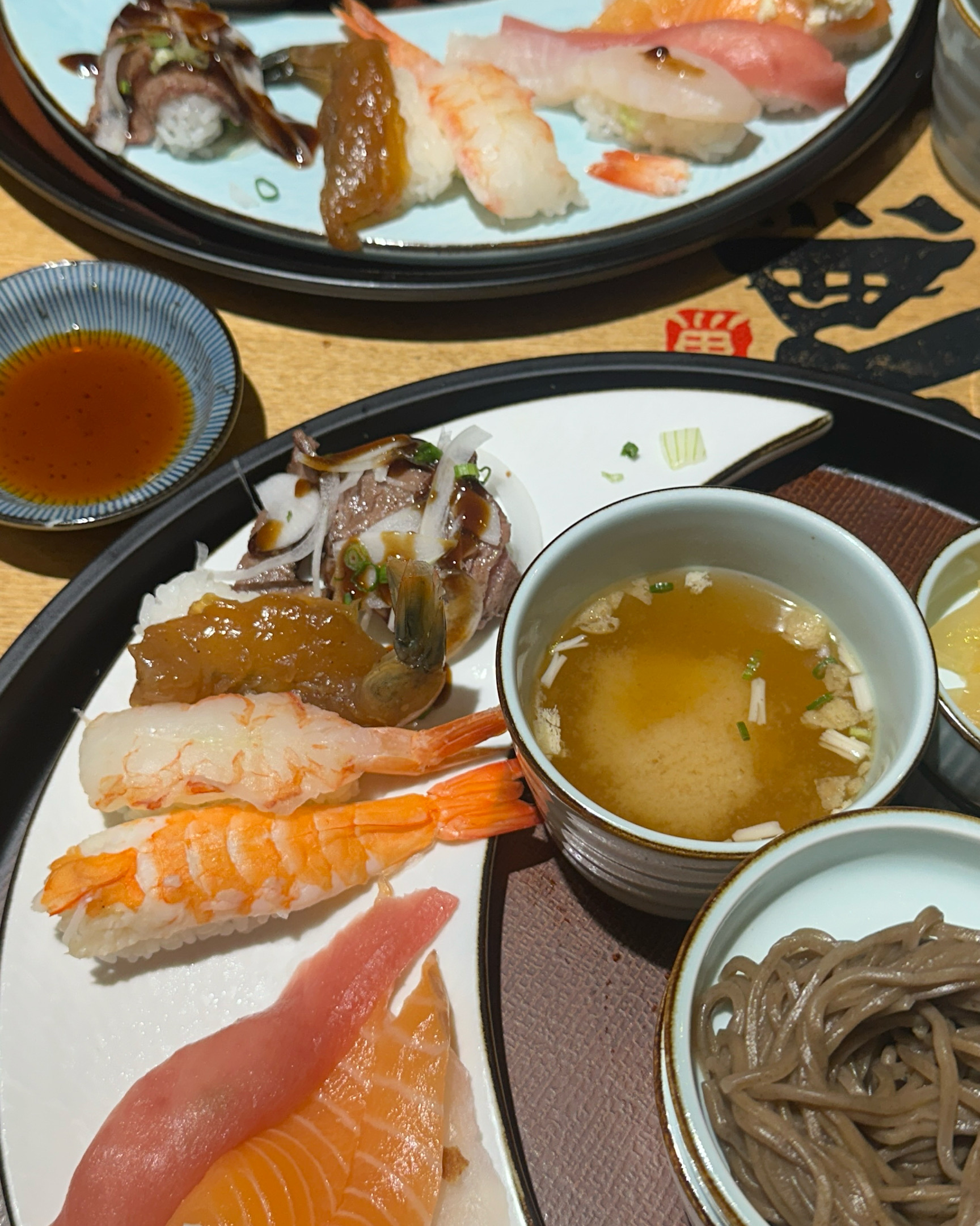 진짜진짜로 지금 10번째 되는거같아요 여기 김치가 진짜 맛읶어요 그리고 초밥은 물론이고 냉