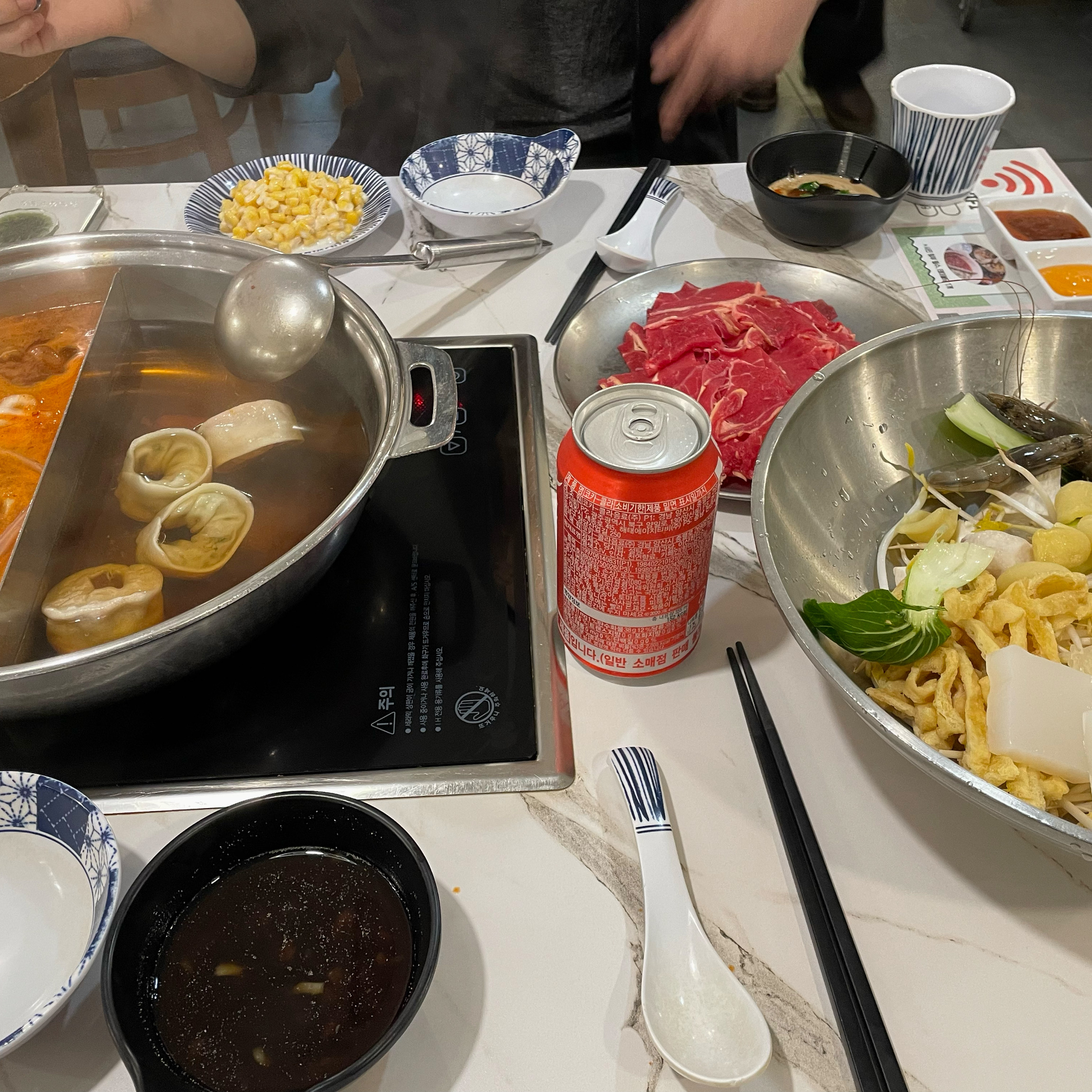 재료가 신선하고 메뉴가 많아서 좋아요 - 대전 맛집 퐁당 유성점