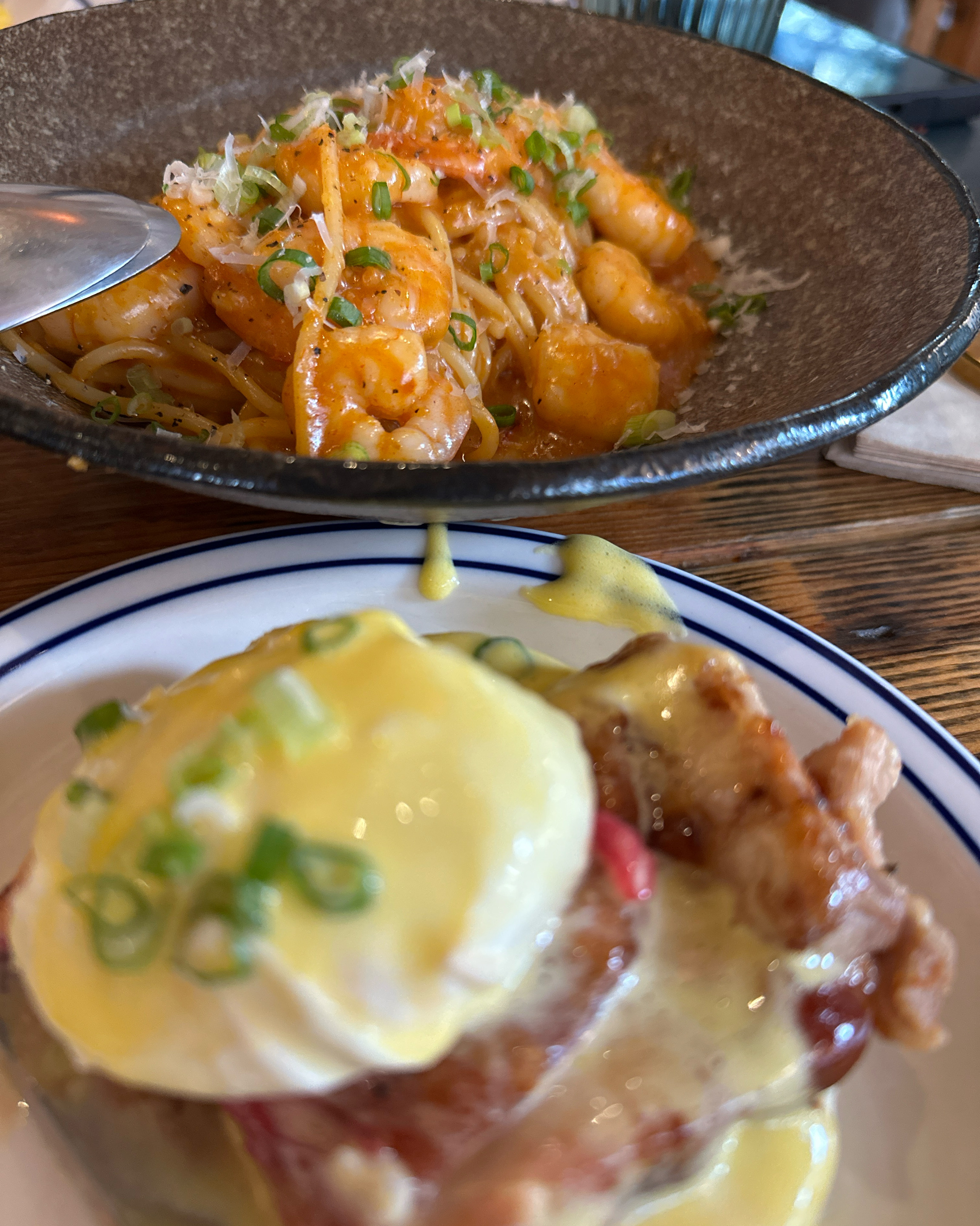 예상과 다르게 매콤한 맛입니다 인테리어 분위기 독특해오! - 대전 맛집 모루 둔산본점
