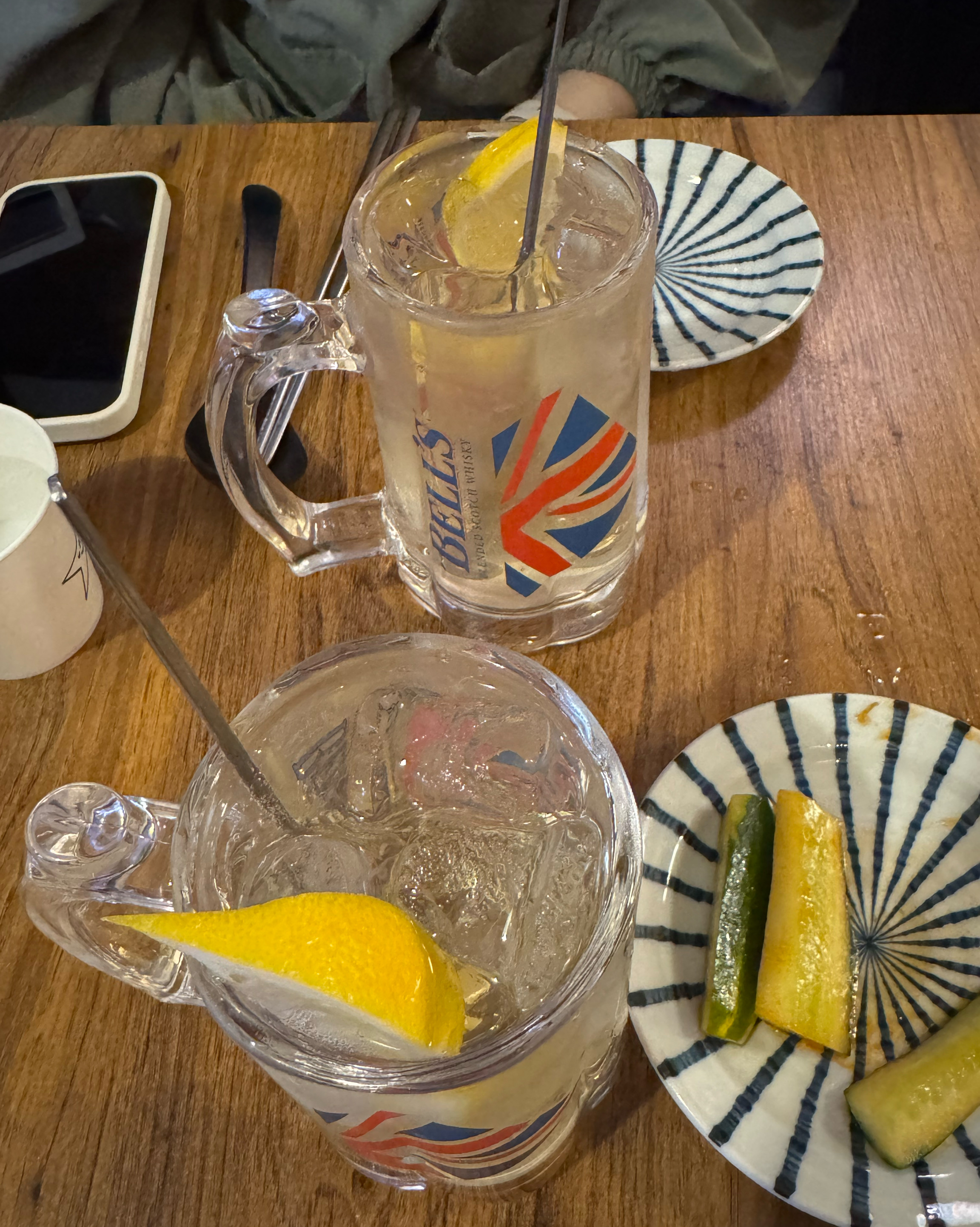 분위기 너무 좋고 하이볼이 싸고 맛있어요!! - 대전 맛집 오사카데스 봉명점