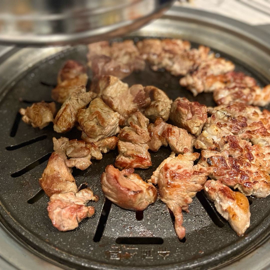 직접 구워주시고 고기도 맛있네요! - 대전 맛집 육풍 대전봉명점