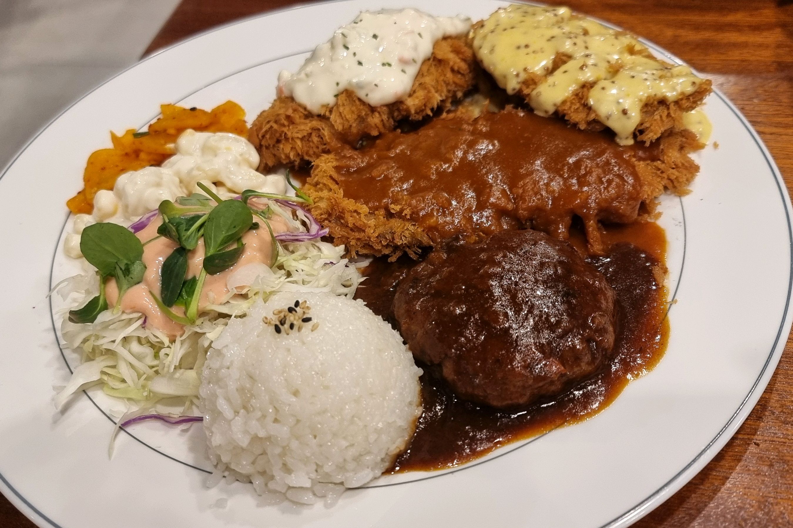 돈까스랑 식빵도 맛있게 갖다 먹을수 있어서 좋고 - 대전 맛집 한밭경양식 월평본점