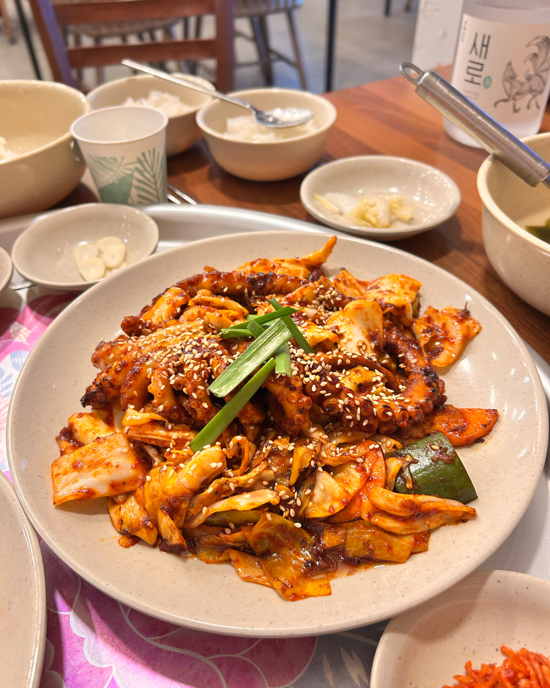 오봉집은 사랑이죠♡ 매콤한 음식 생각날때마다 직화낙지 먹으러 종종 방문하는데 불맛가득 쫄깃