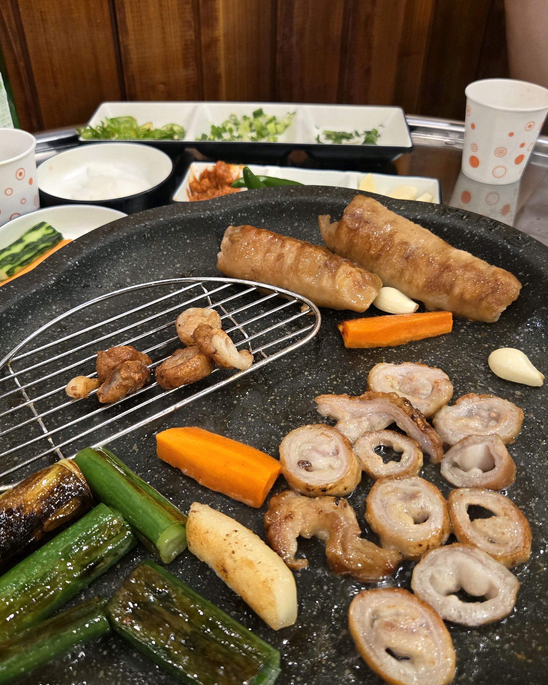 동네 맛집인가봐요~ 입구에 대기줄이... - 대구 맛집 연막창 침산고성직영점