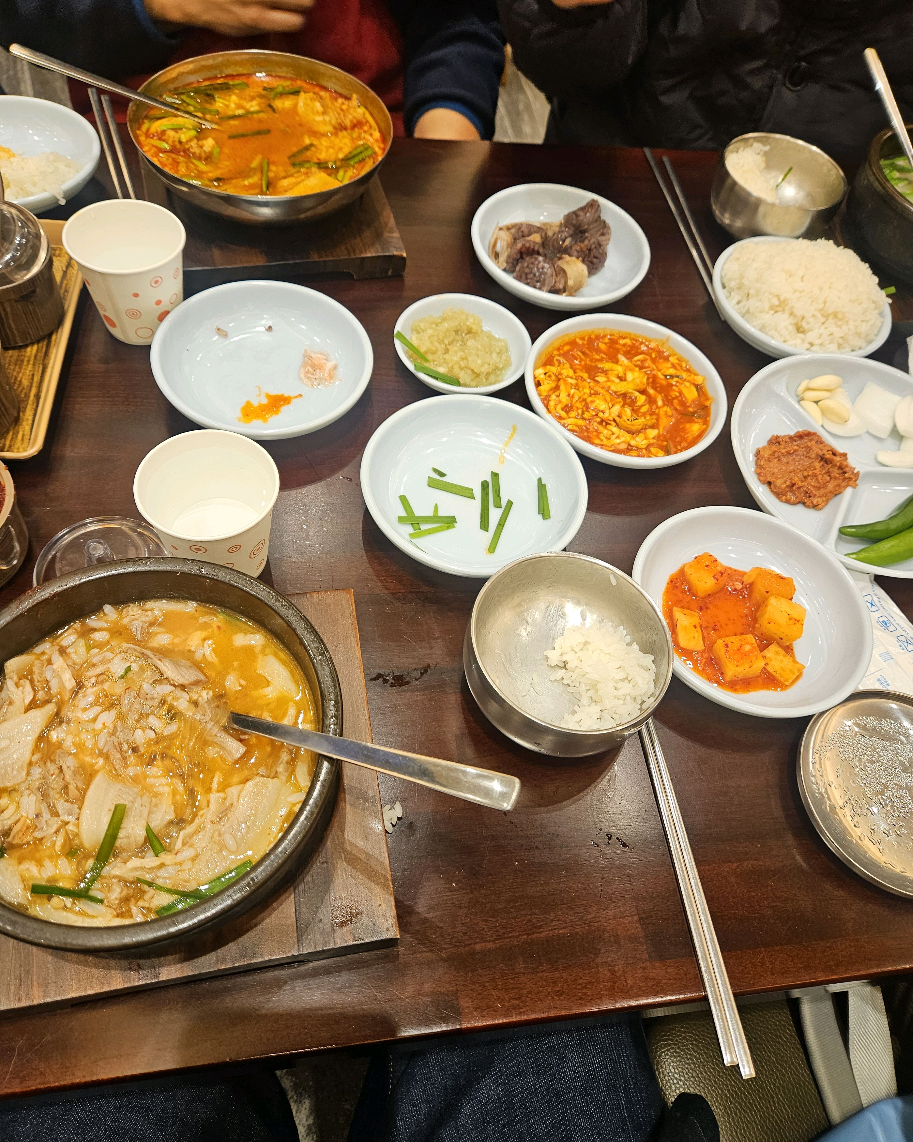 너무 맛있음. 요즘 먹은적이 드문 맛의 국밥임. - 대구 맛집 산더미 미성돼지국밥 경대점