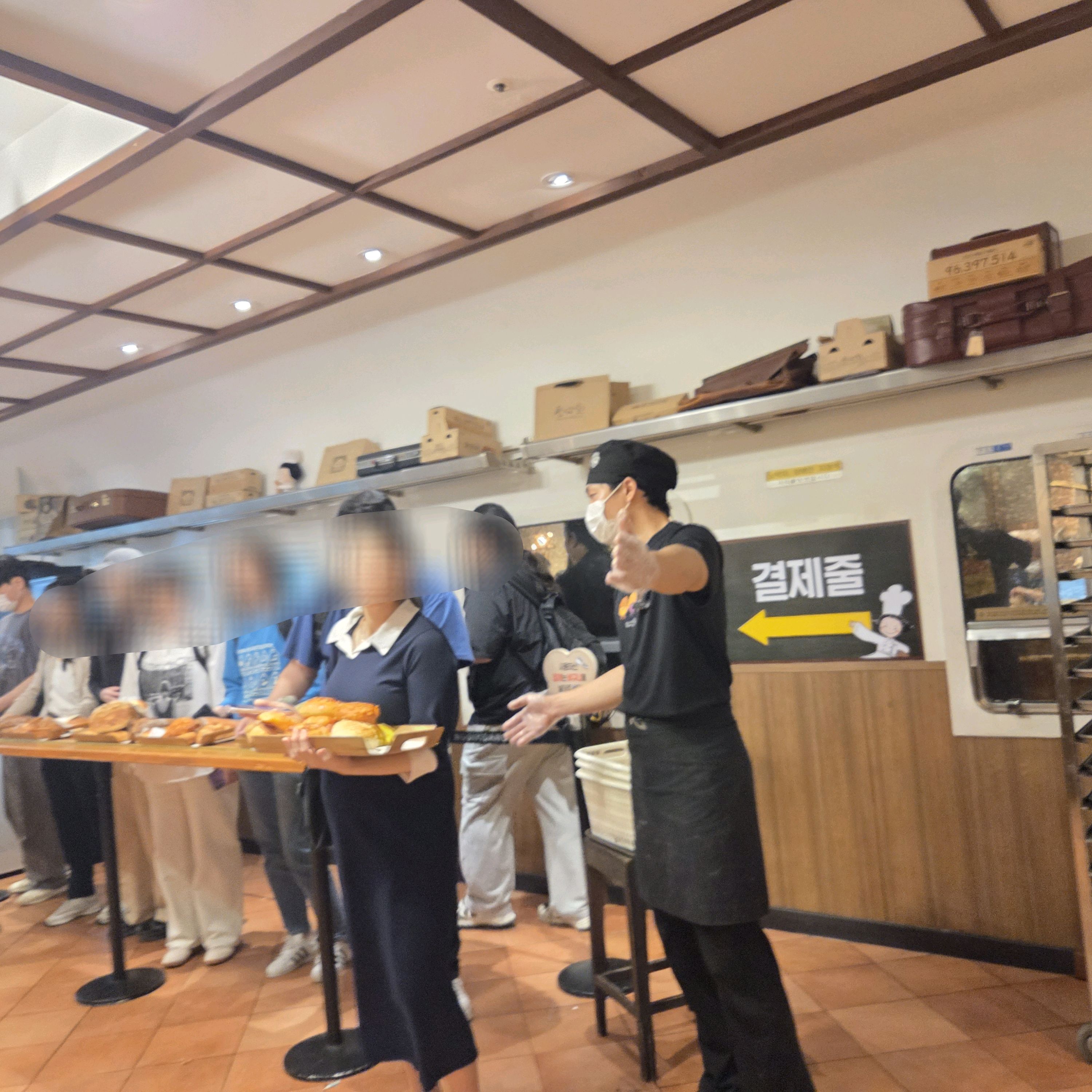 와 역시 성심당입니다 맛있어요 - 대전 맛집 성심당 대전역점