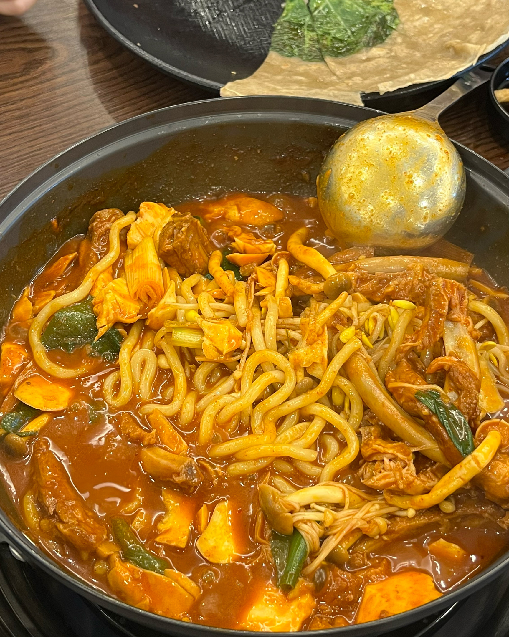 지인들 데리고 방문한 곳인데 다들 모두 만족해 해서 너무 뿌듯 그잡채,, 맛은 말해뭐해며 