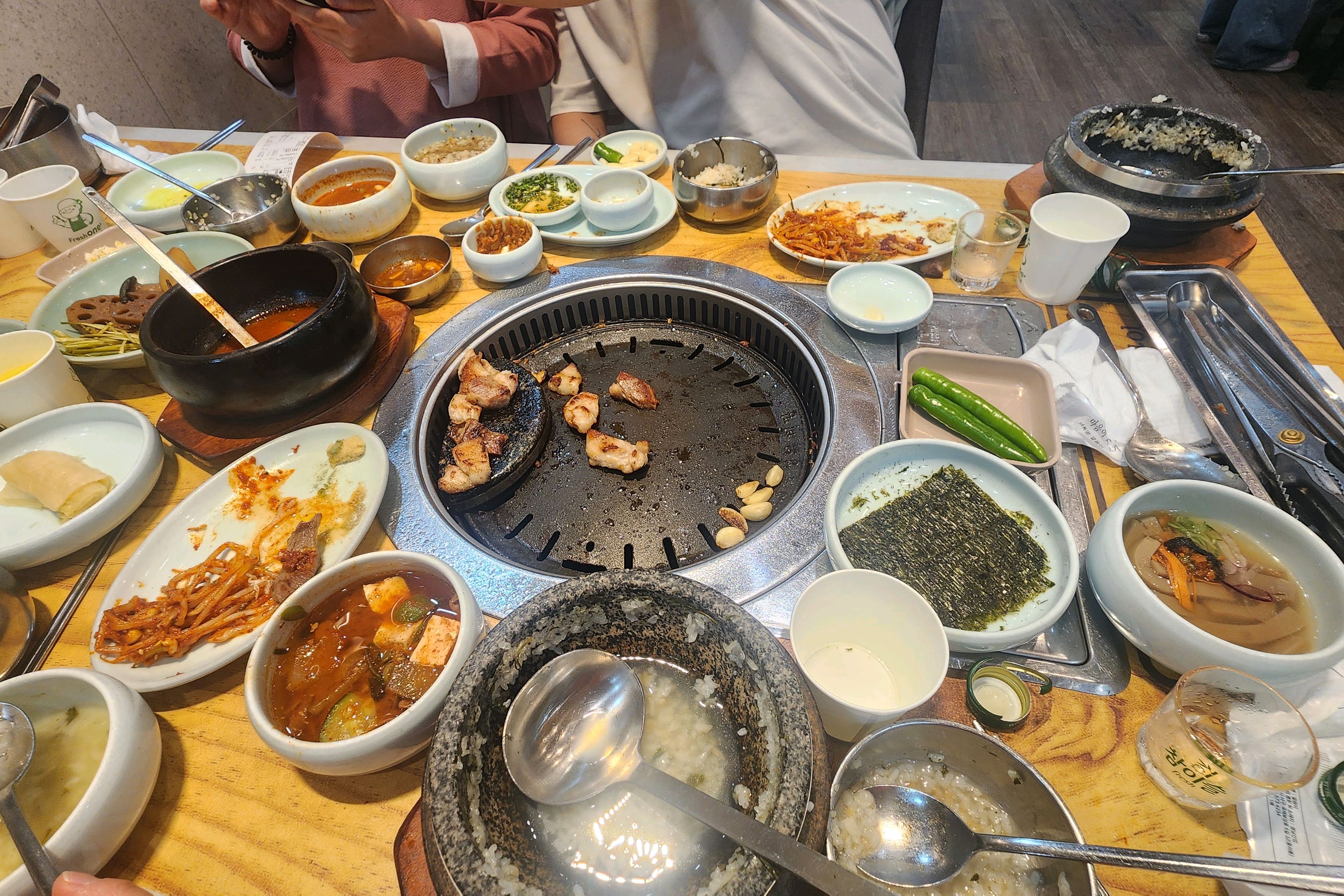 너무 맛있어요 애기 의자도 있고 구워주시고 너무 좋습니다. - 대전 맛집 맛찬들왕소금구이 갈마점