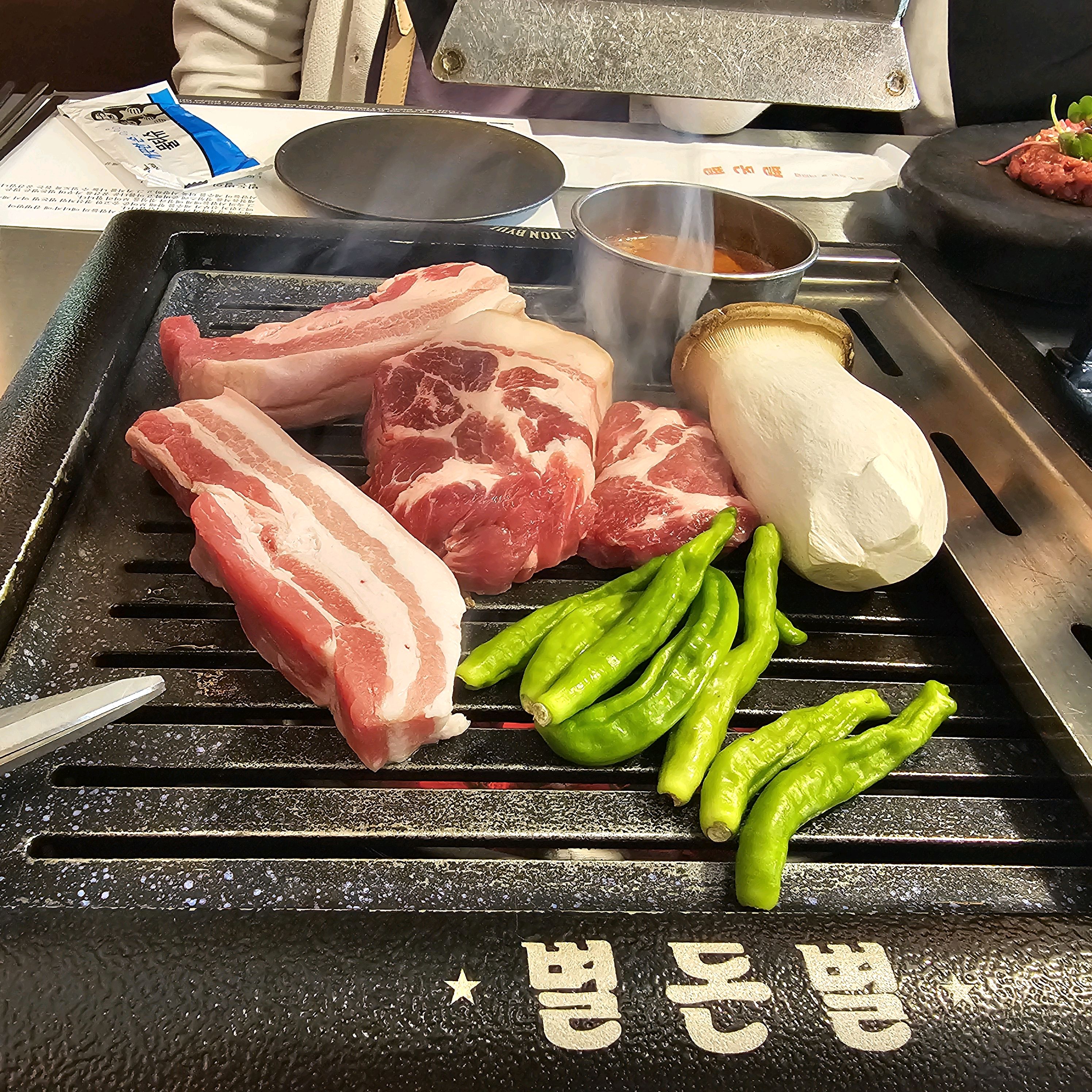 너무맛있고 직원들도 친절해요^^ - 제주 맛집 별돈별 중문 본점