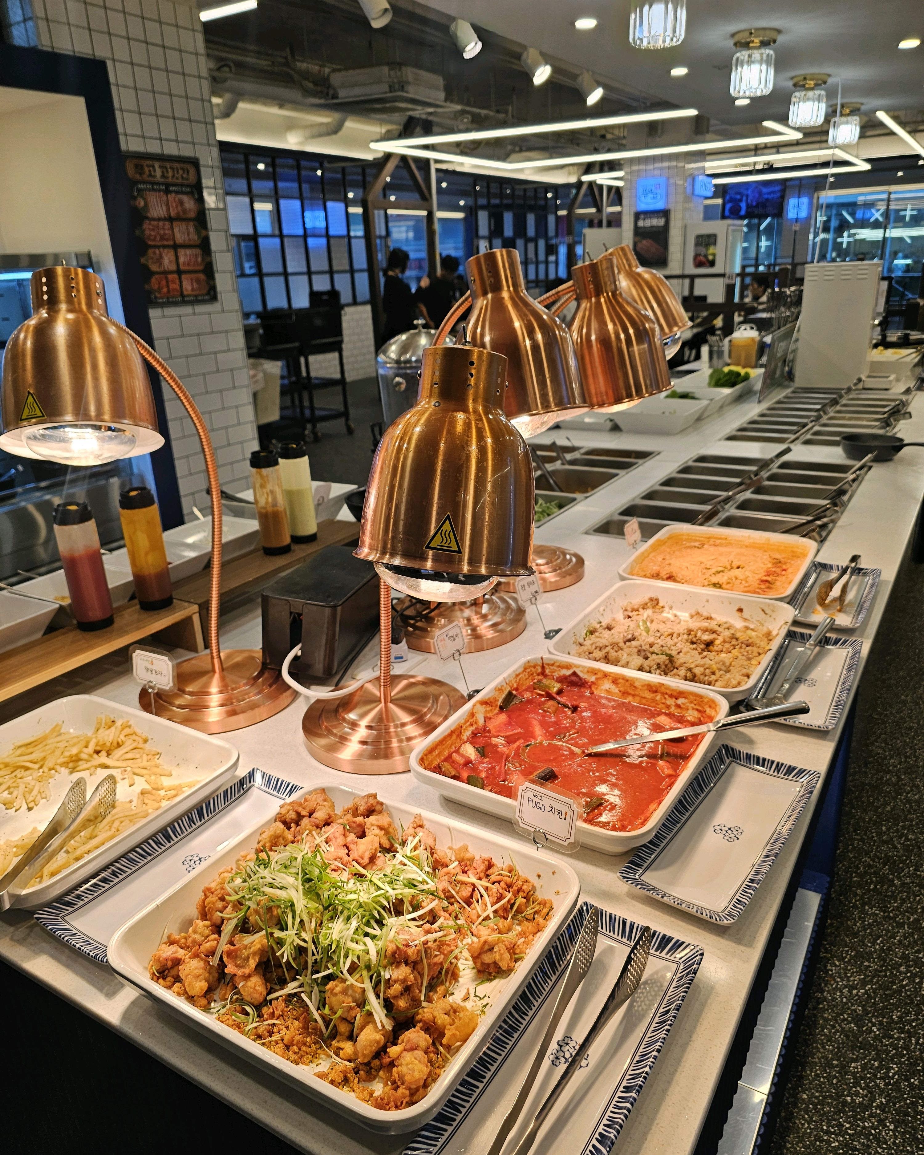 우연찮게 대전오게돼서 맛집 검색하니 '푸고'나오길래 왔는데 맛집답게 메뉴도 너무 다양하고