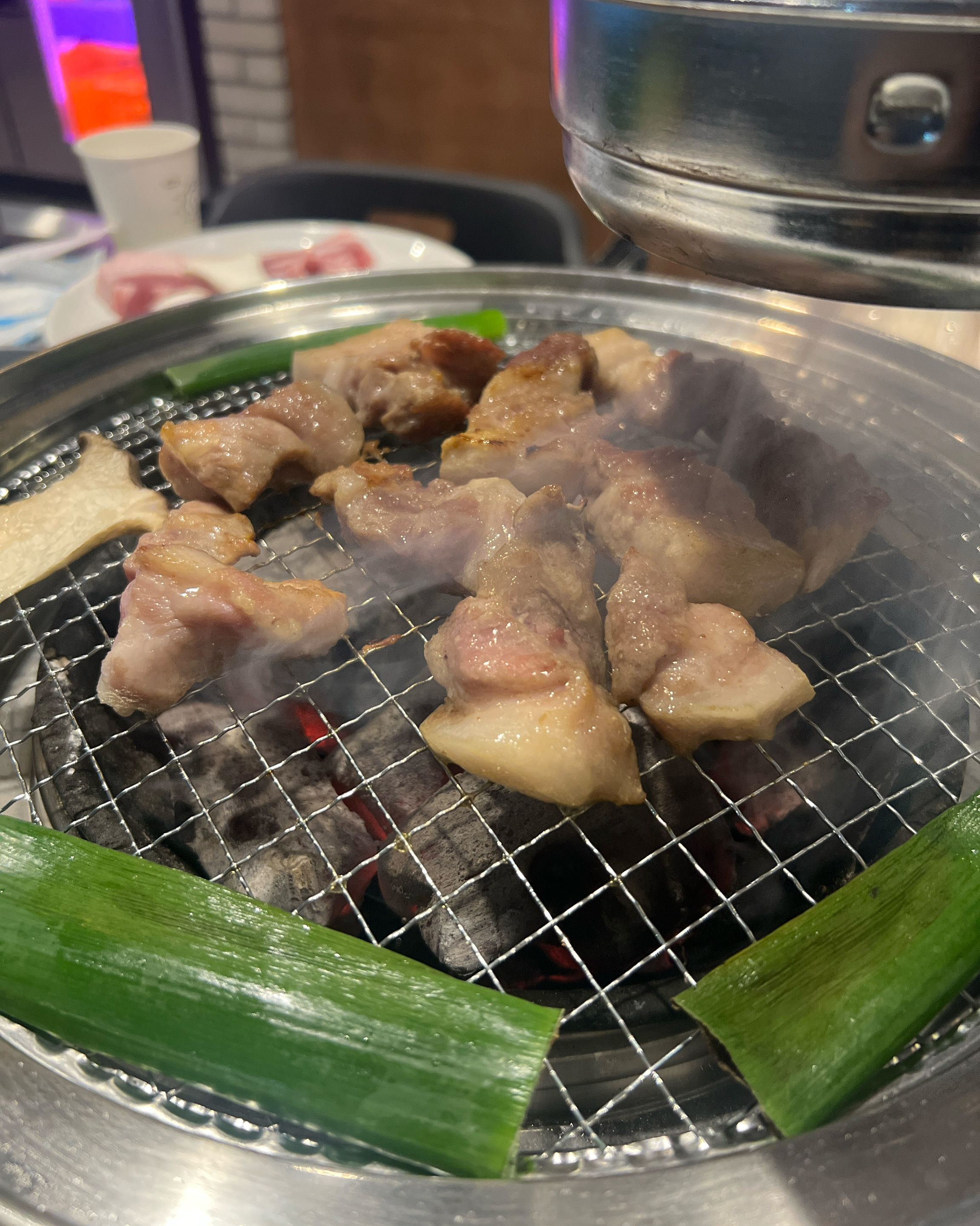 매장도 깔끔하고 고기도 맛있어요. - 대전 맛집 반지하 관평점