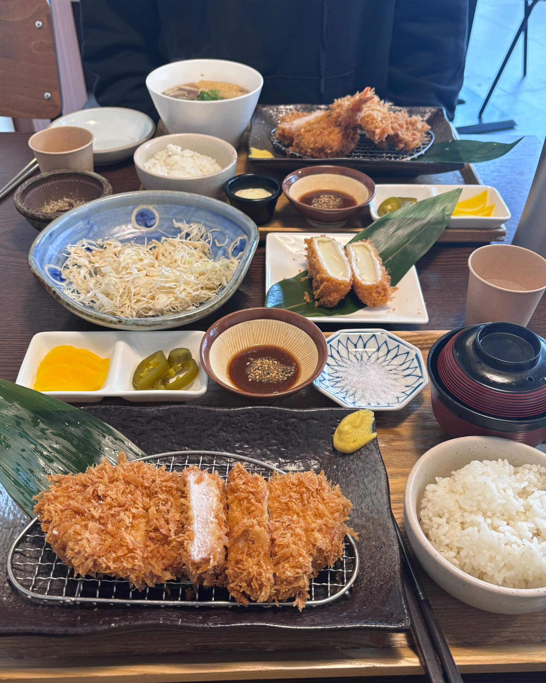 메뉴도 정갈하게 잘 나오고 설명도 친절하게 해주셔서 좋았습니다!!! - 대구 맛집 하지메 카츠 대구동성로점