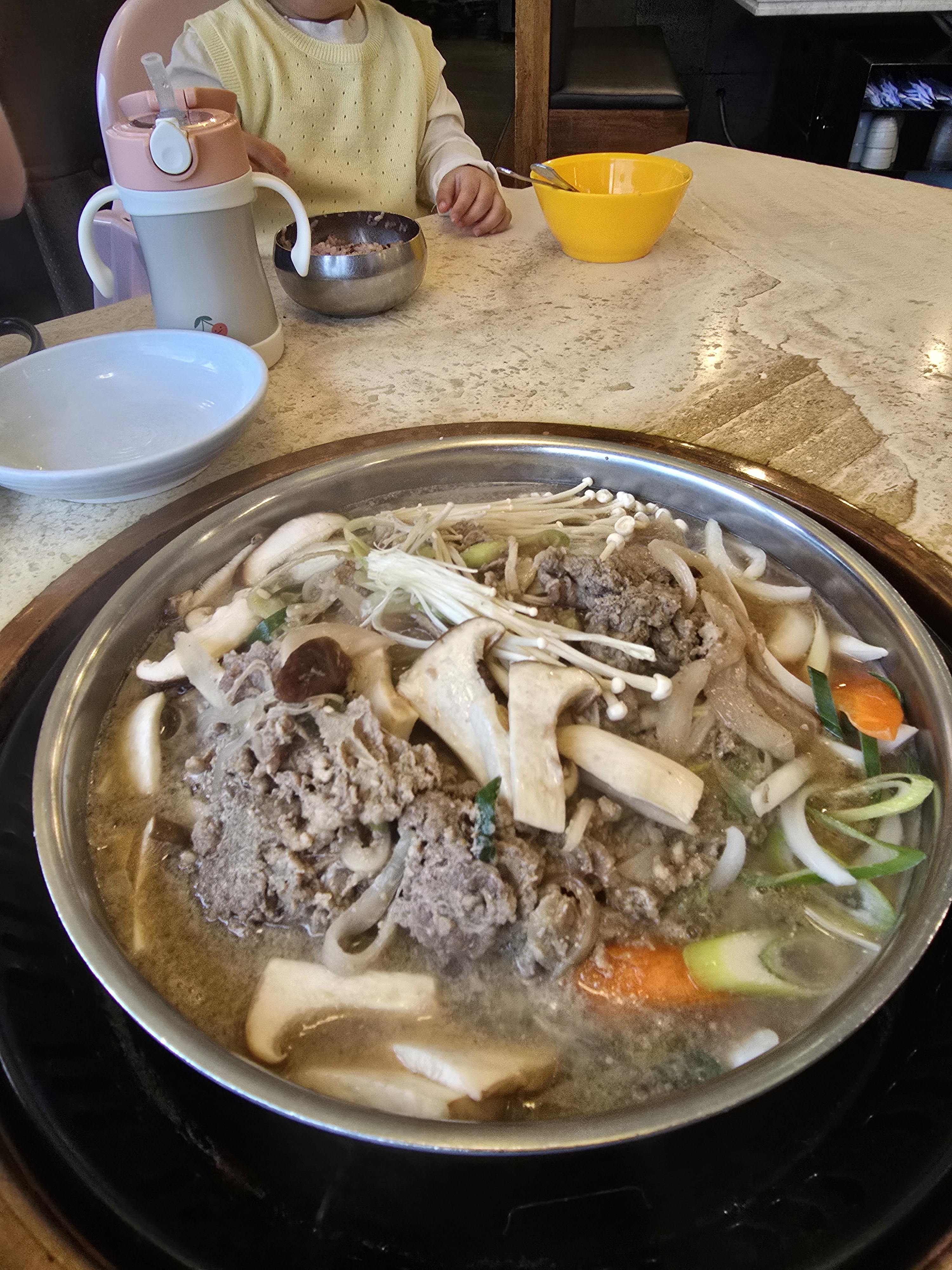 사리원 본점 너무 맛나요. 주차도 정말 편하고, 직원분들 모두 친절하셔서 좋았습니다. - 대전 맛집 사리원면옥 둔산본점