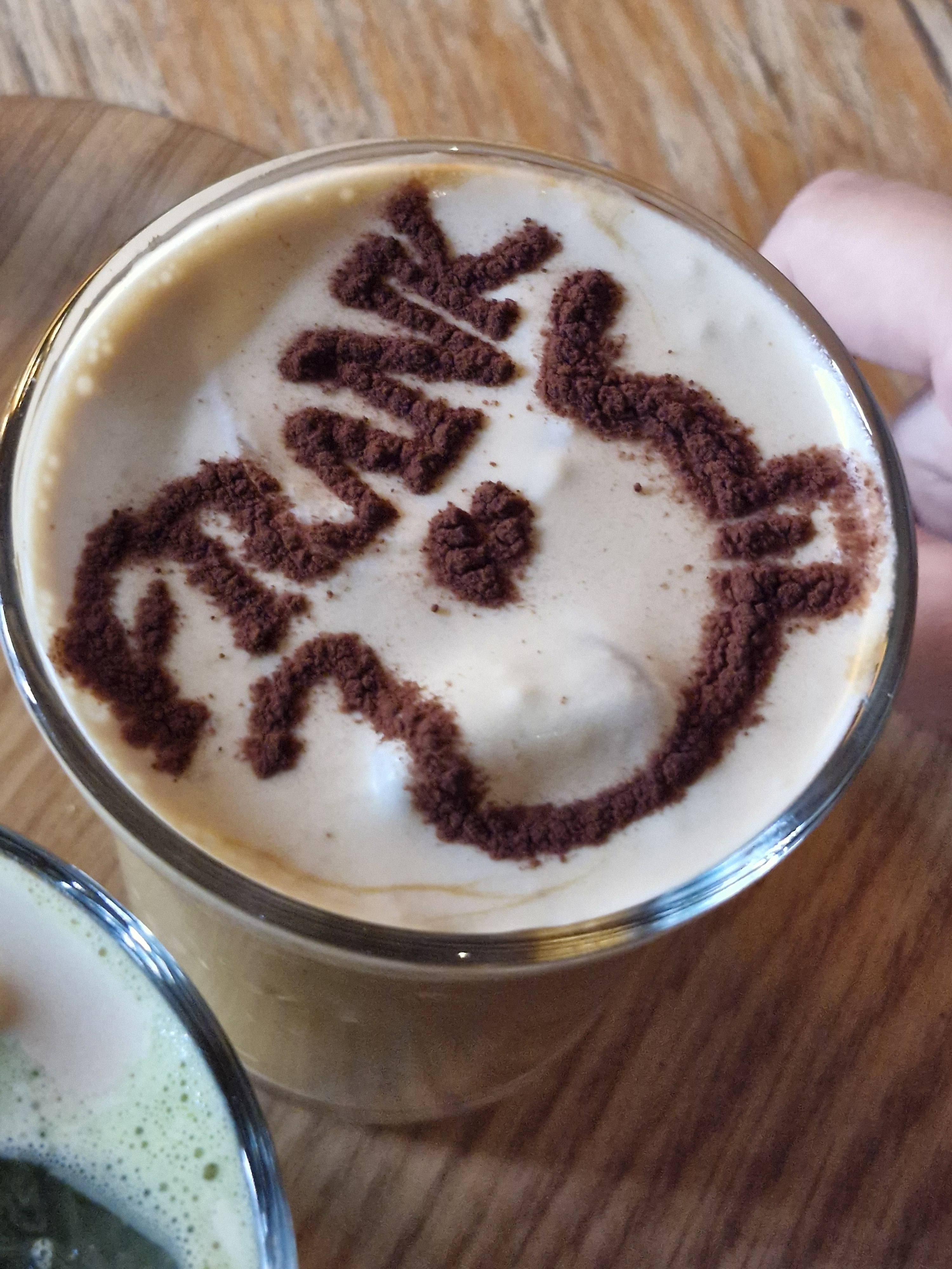 길 지나가다 너무 이쁜 외관을 보고 들어왔는데 - 대전 맛집 프랭크커핀바 대전둔산점