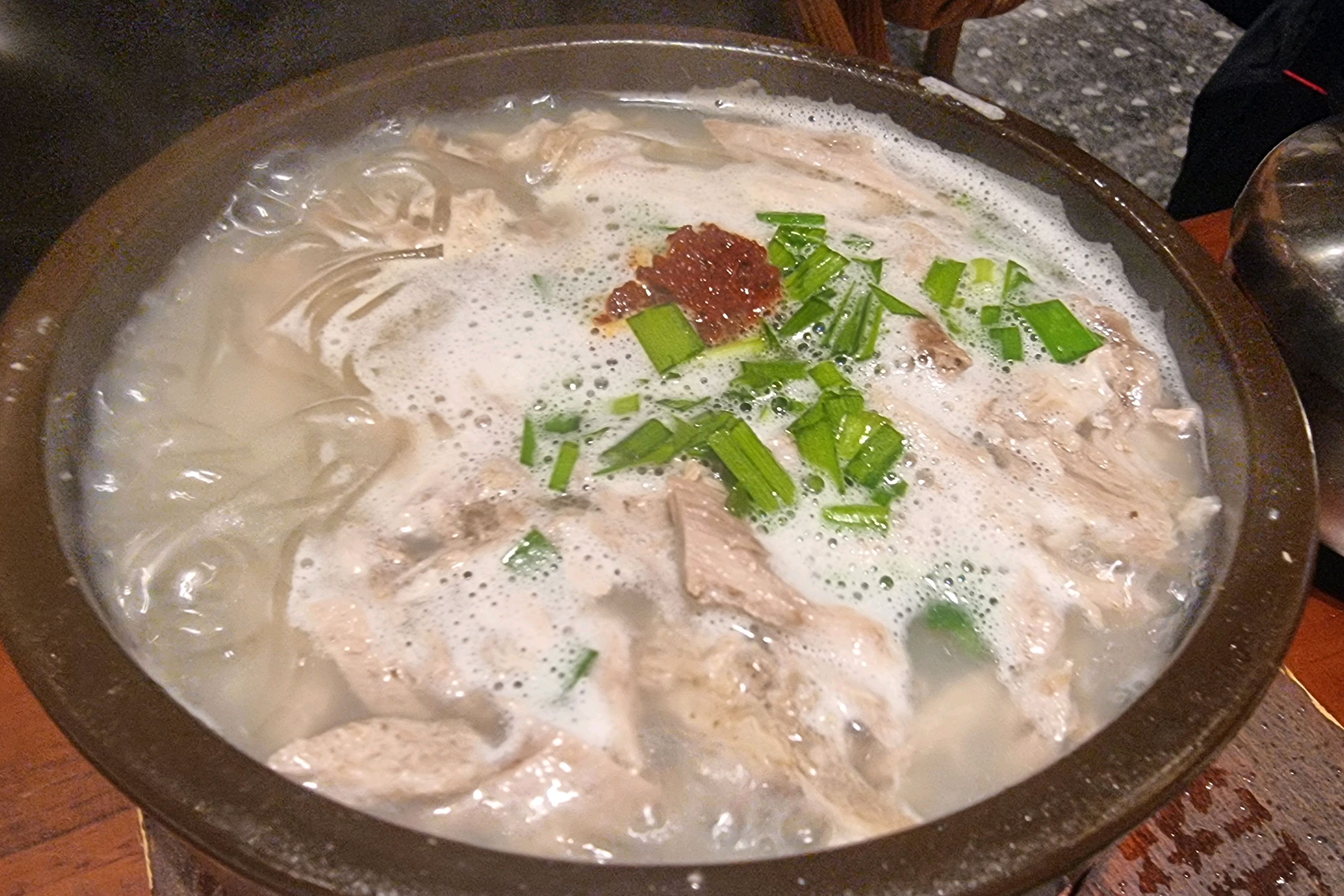 태어나서 국밥집 웨이팅은 처음인데 - 대구 맛집 산더미 미성돼지국밥