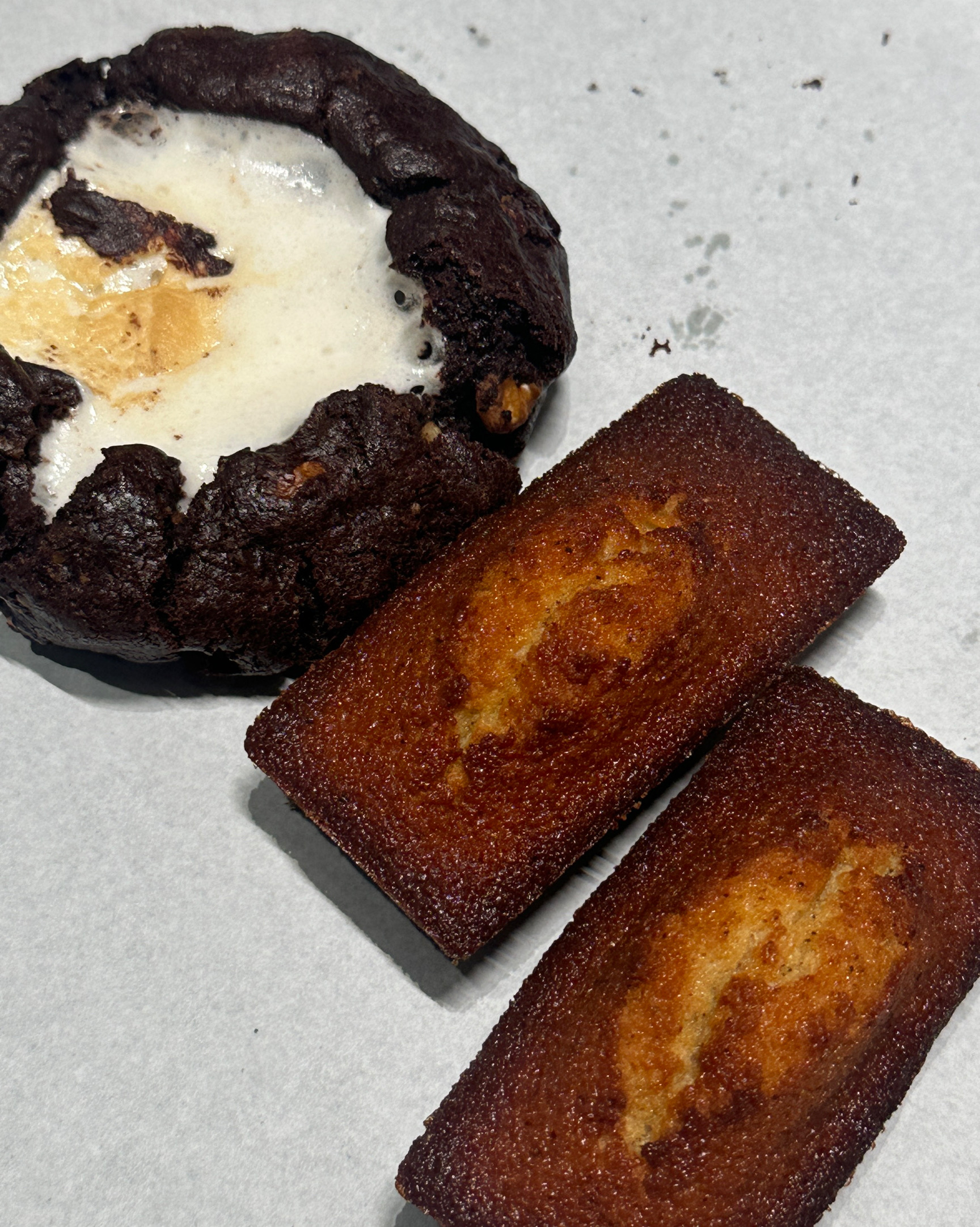 휘낭시에 합격입니다 넓고 좌석이 다 편해요!! 매장도 청결하고 친절하세요! - 대전 맛집 cafe N&D