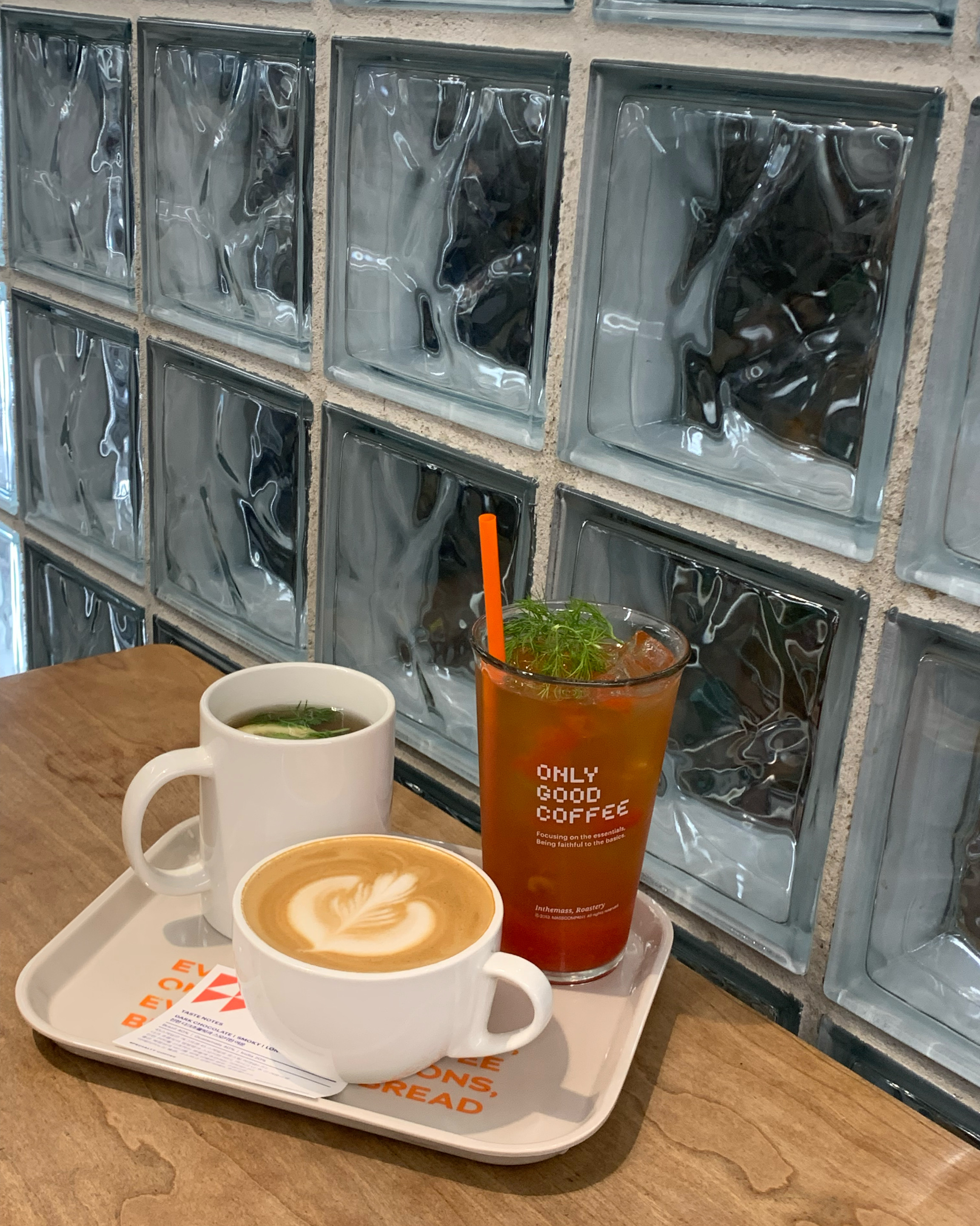 무화과깜빠뉴도 맛있고~~ 커피랑 자몽블랙티도 상콤하니 다 맛있어요~ ☕️🍊🌿 - 대구 맛집 인더매스 삼덕