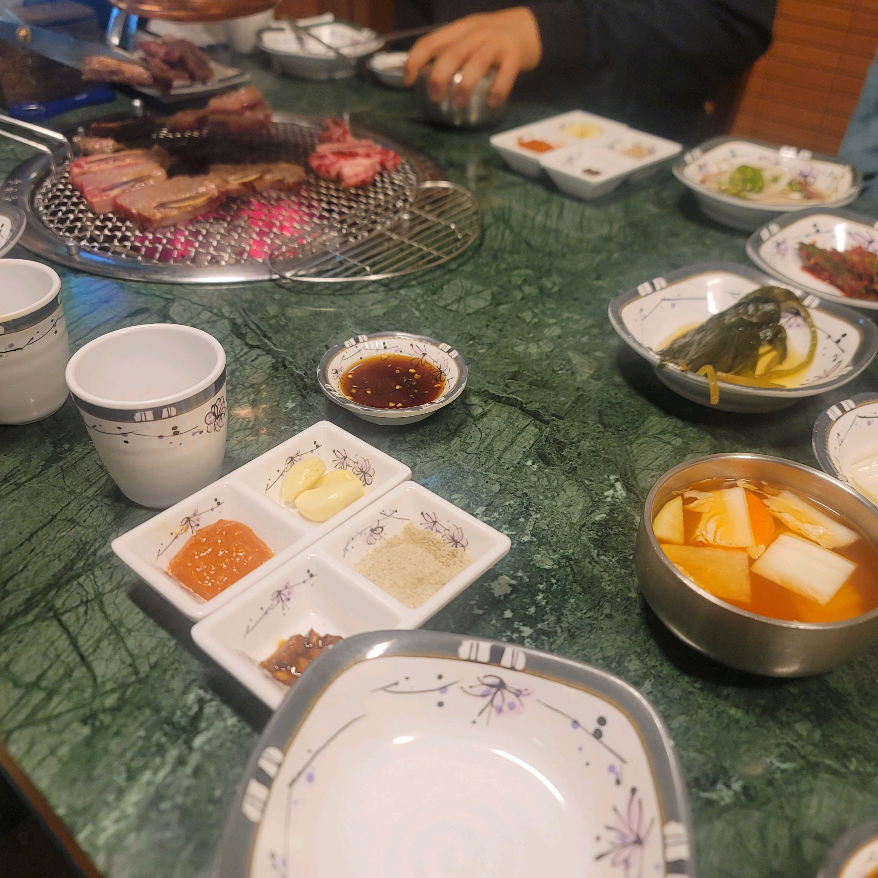 넓은 놀이방이 있어서 아이랑 같이오기에  좋아요 - 대구 맛집 우복금 생갈비 대구 본점