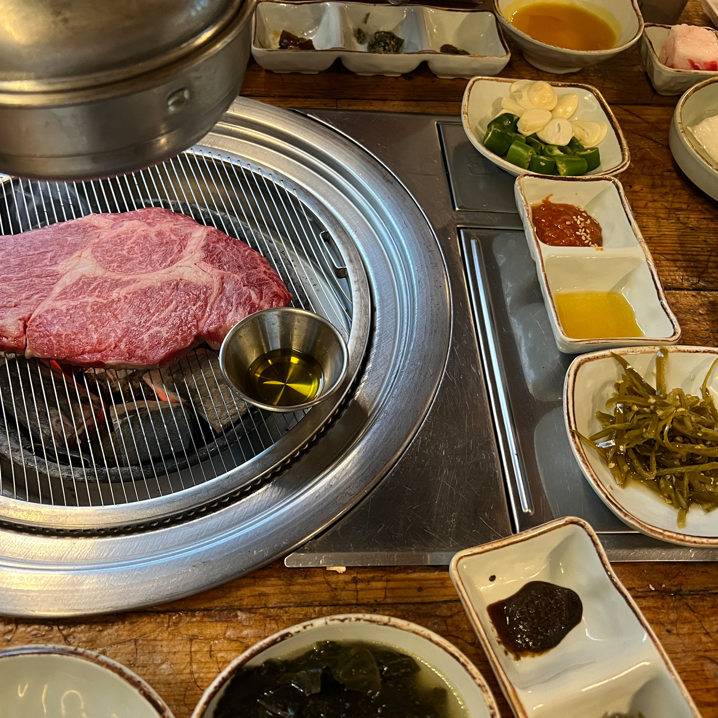 가족과 식사하기 좋은 곳입니다. 고기가 맛있어요. ^^ - 대구 맛집 스무고개
