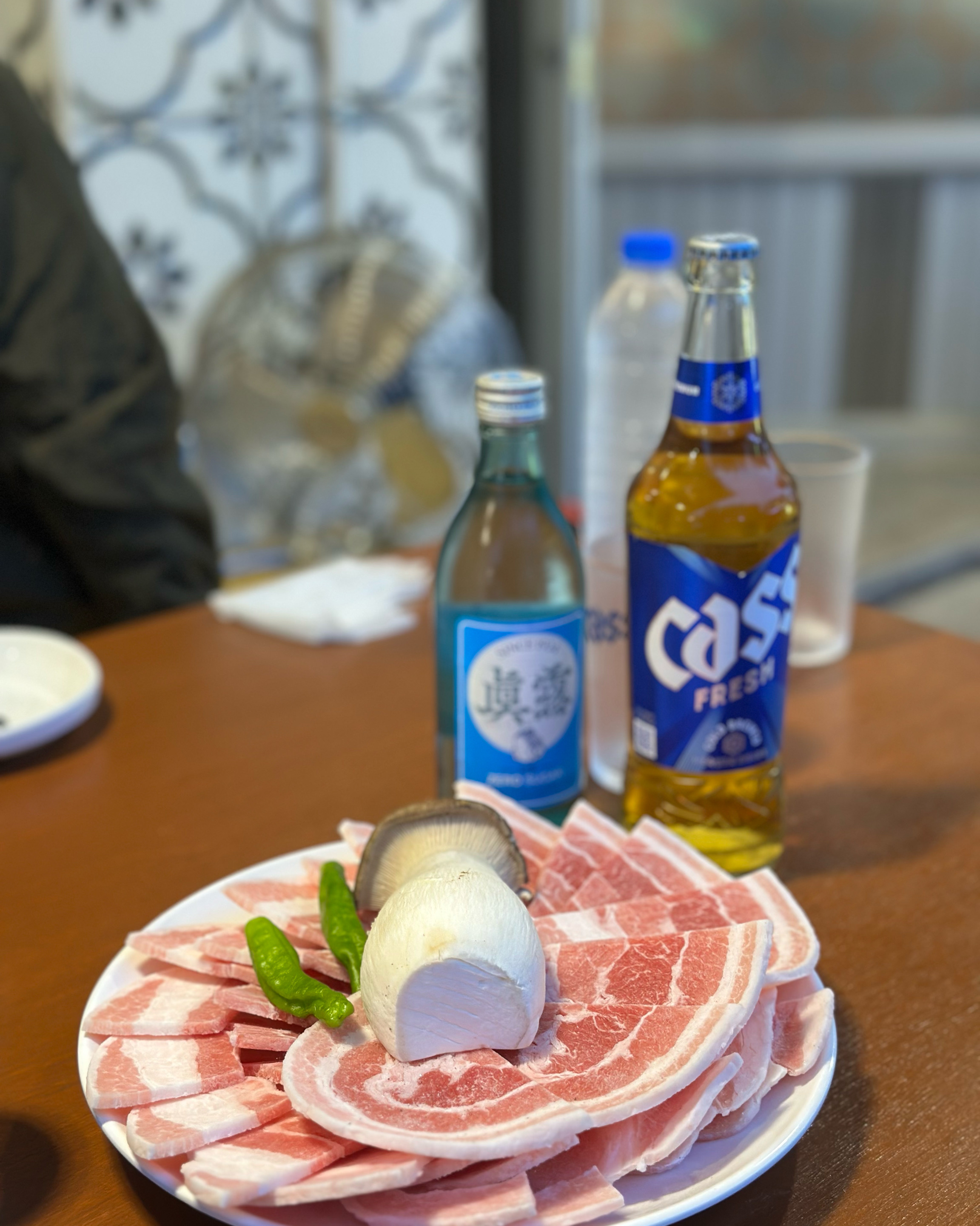 냉삼질이 좋고, 고소하니 맛있어요! 냉삼 생삼 전부 맛있고, 반찬들까지 다 맛있어요! 평상