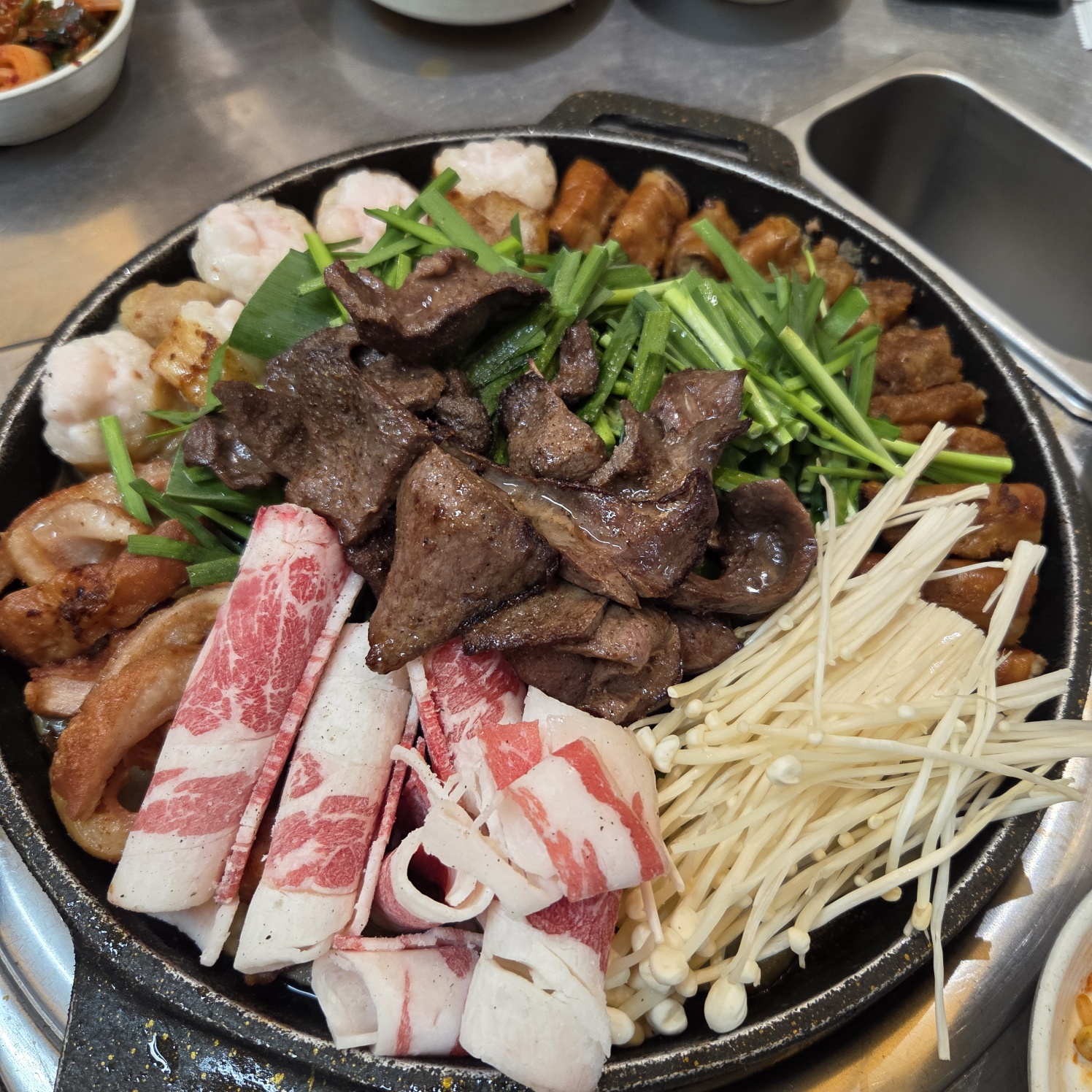 벌써 4번째 방문 !̐̈ !̐̈ !̐̈ !̐̈ 올때마다 너무 맛있어요💟오징어칼국