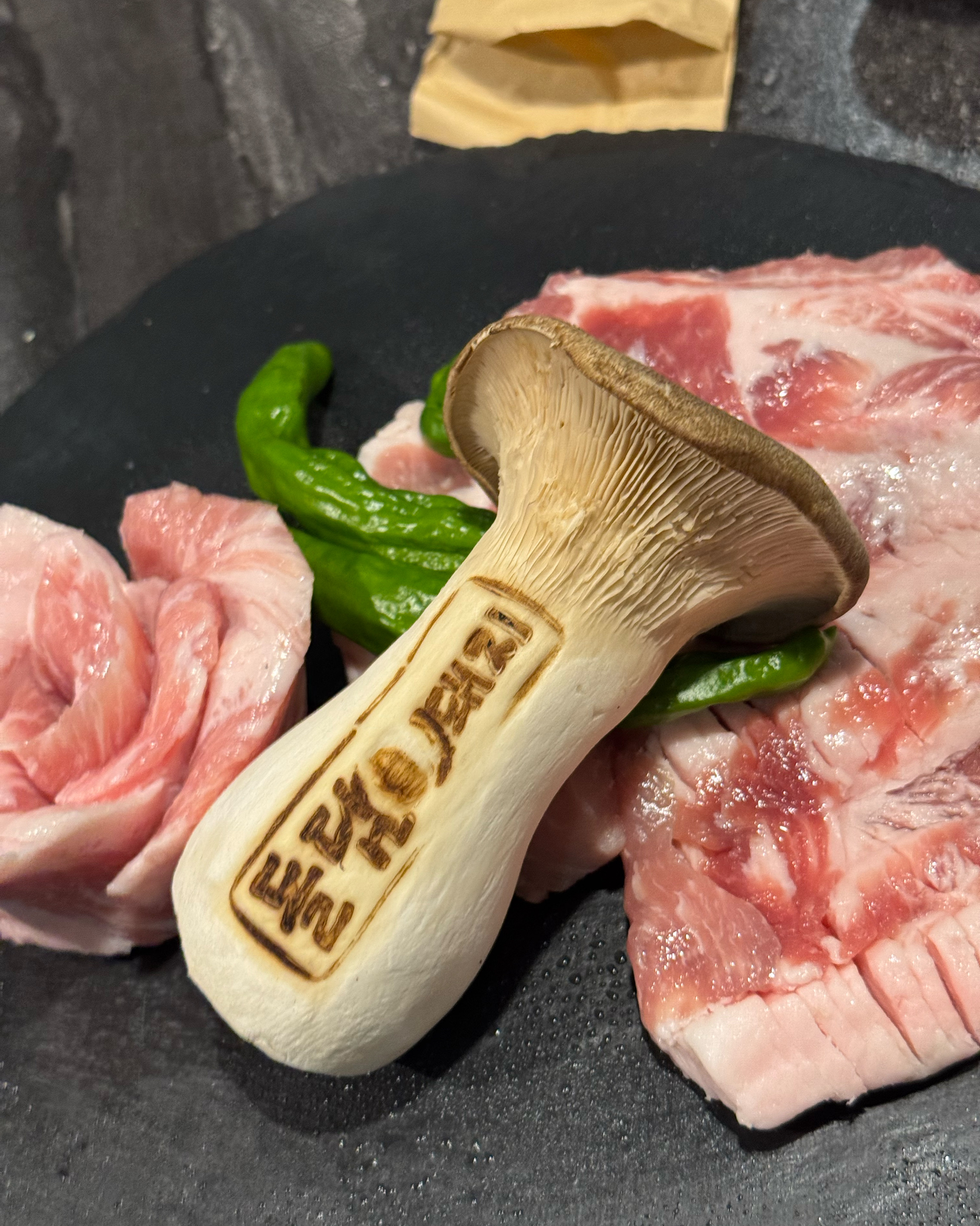 제주도 오면 흑돼지는 필수로 먹구 가야하니 제주도오기전부터 찾아봤는데 추천받아서 왔어용 너