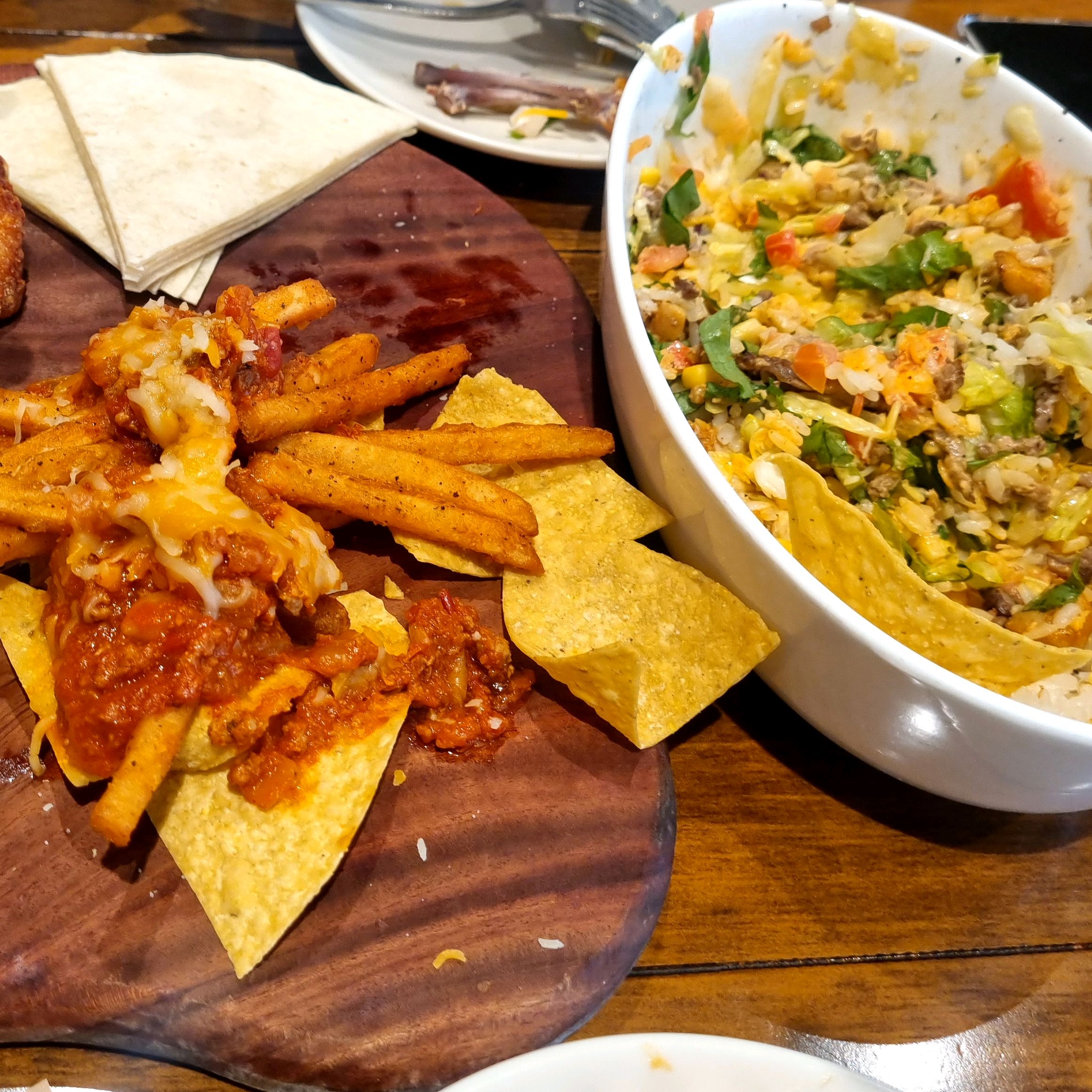 세트A 먹었는데 넘 배부릅니다. 맛있었어요! 분위기 좋아서 오랜만에 친구 만나기 딱인 것 