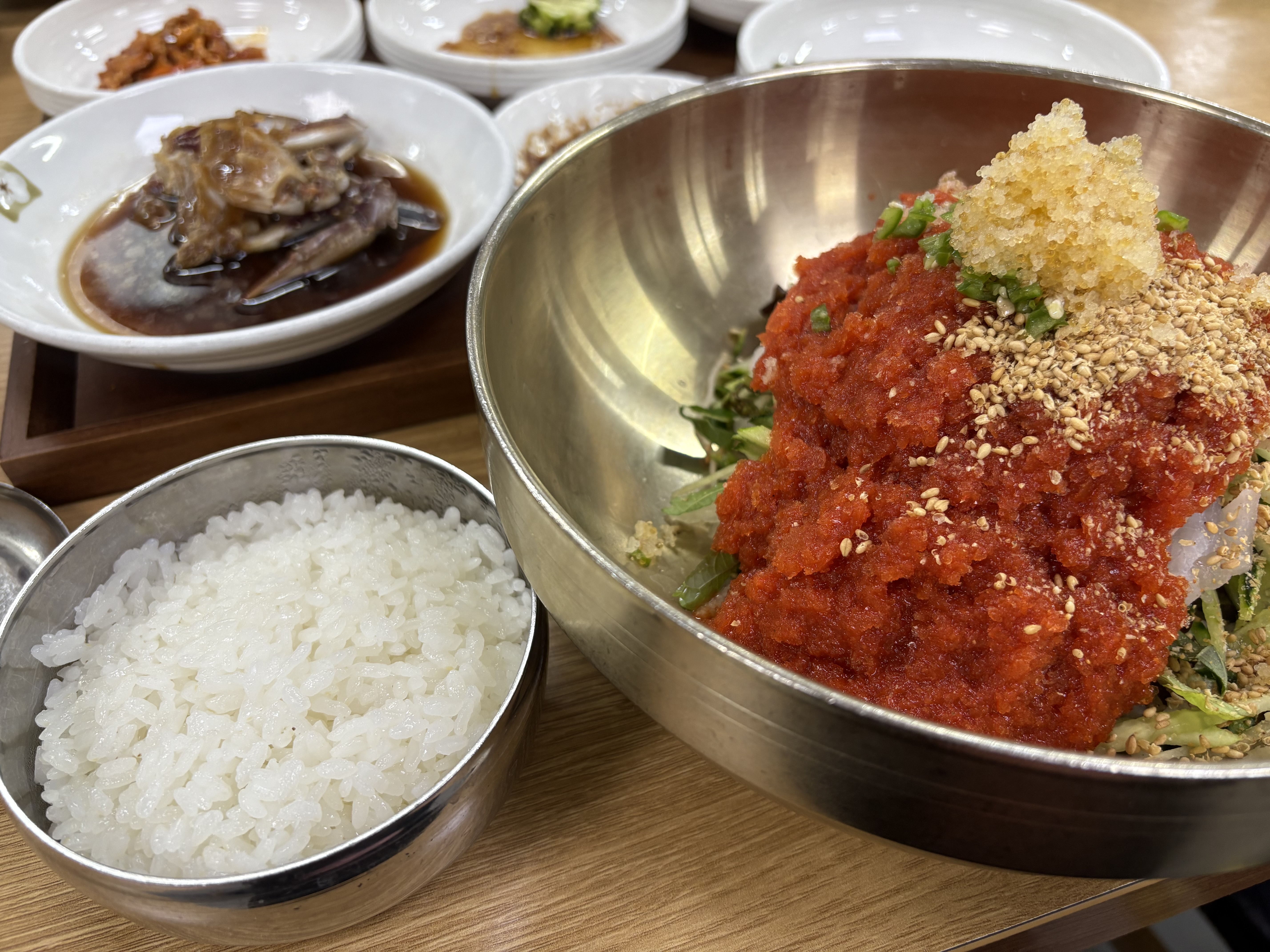 물회가 새콤달콤해서 맛있어요.매운탕까지 줘서 더 맘에 들어요 - 대구 맛집 회신물회