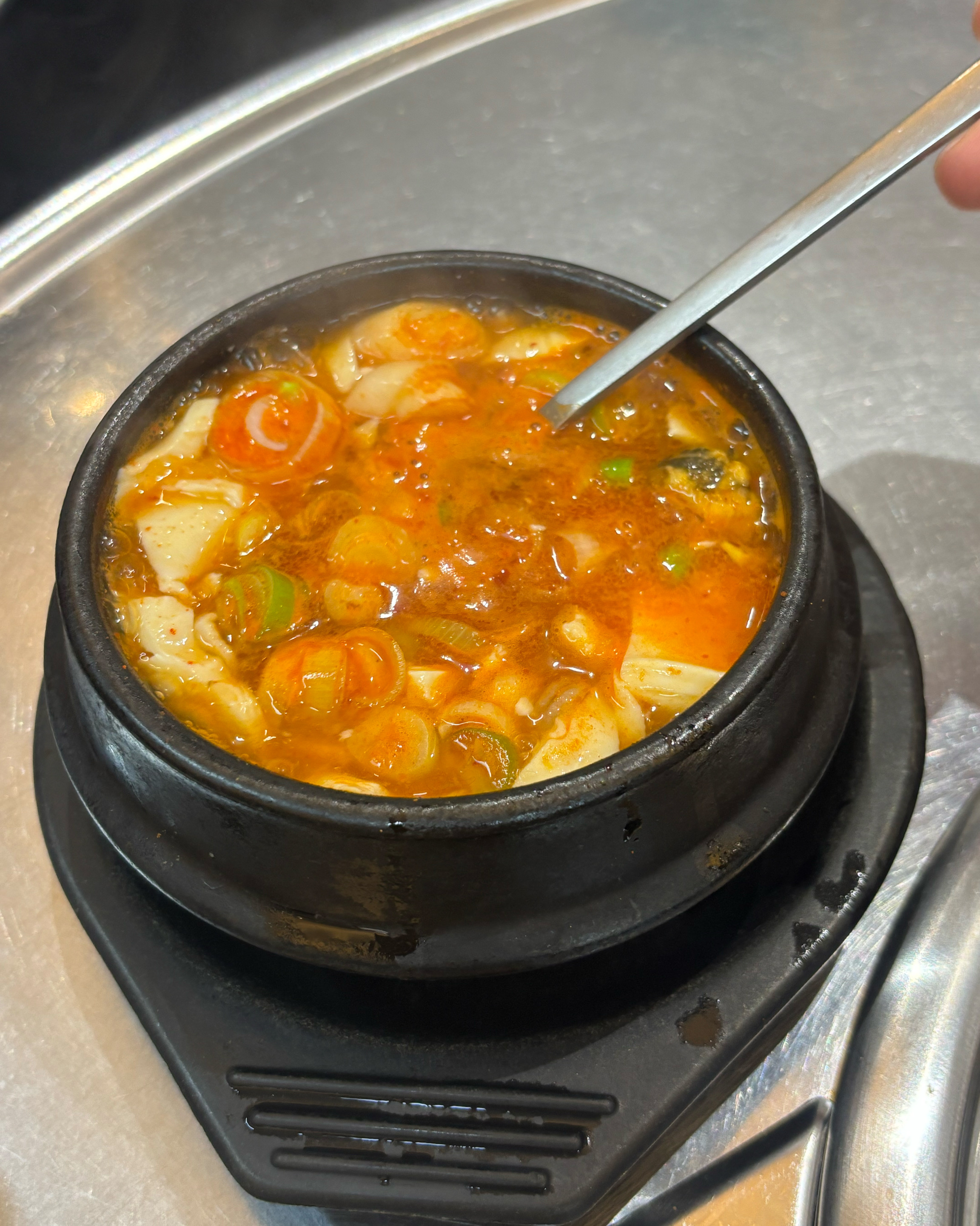 기본안주로 나온 육회랑 순두부찌게도 너무 맛잇고!!! 메인 곱창모둠도 엄청 냄새없이 맛잇고