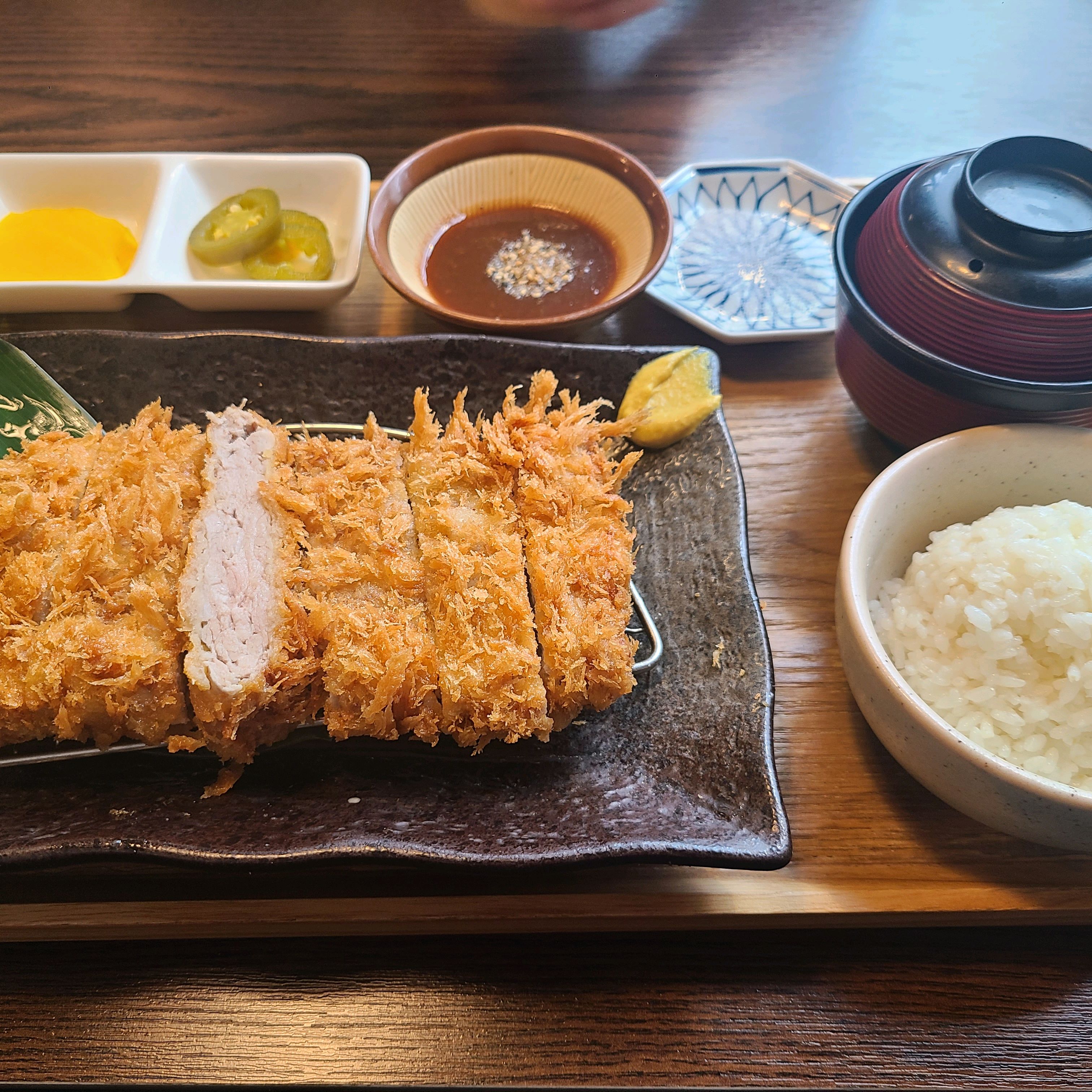 생각보다 음식이 빨리나왔고 정말 맛있게 잘 먹었습니다. - 대구 맛집 하지메 카츠 대구동성로점
