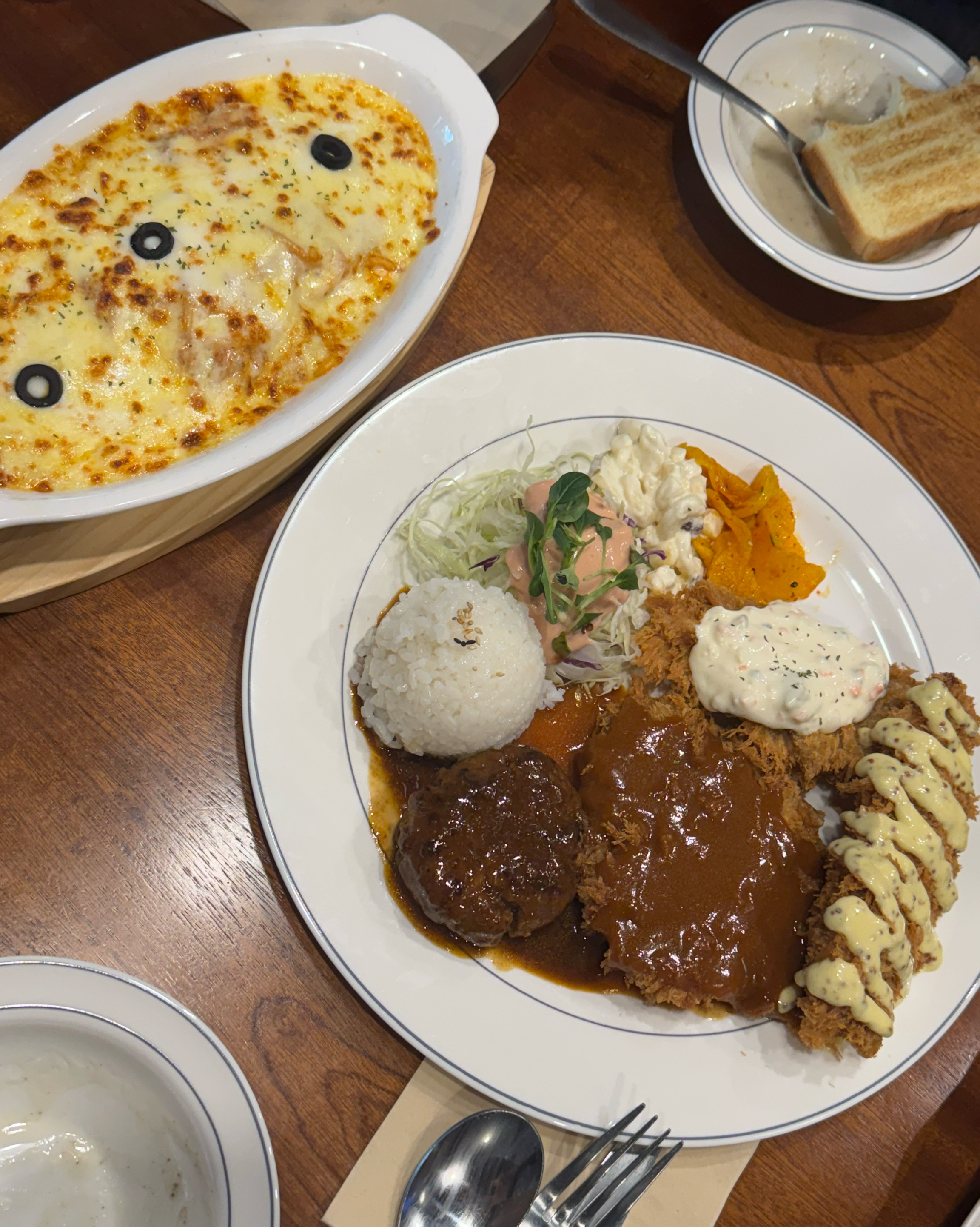 음식 너무 맛있습니다 추억도 생각나고 데이트 장소로도 좋아요~~! - 대전 맛집 한밭경양식 월평본점