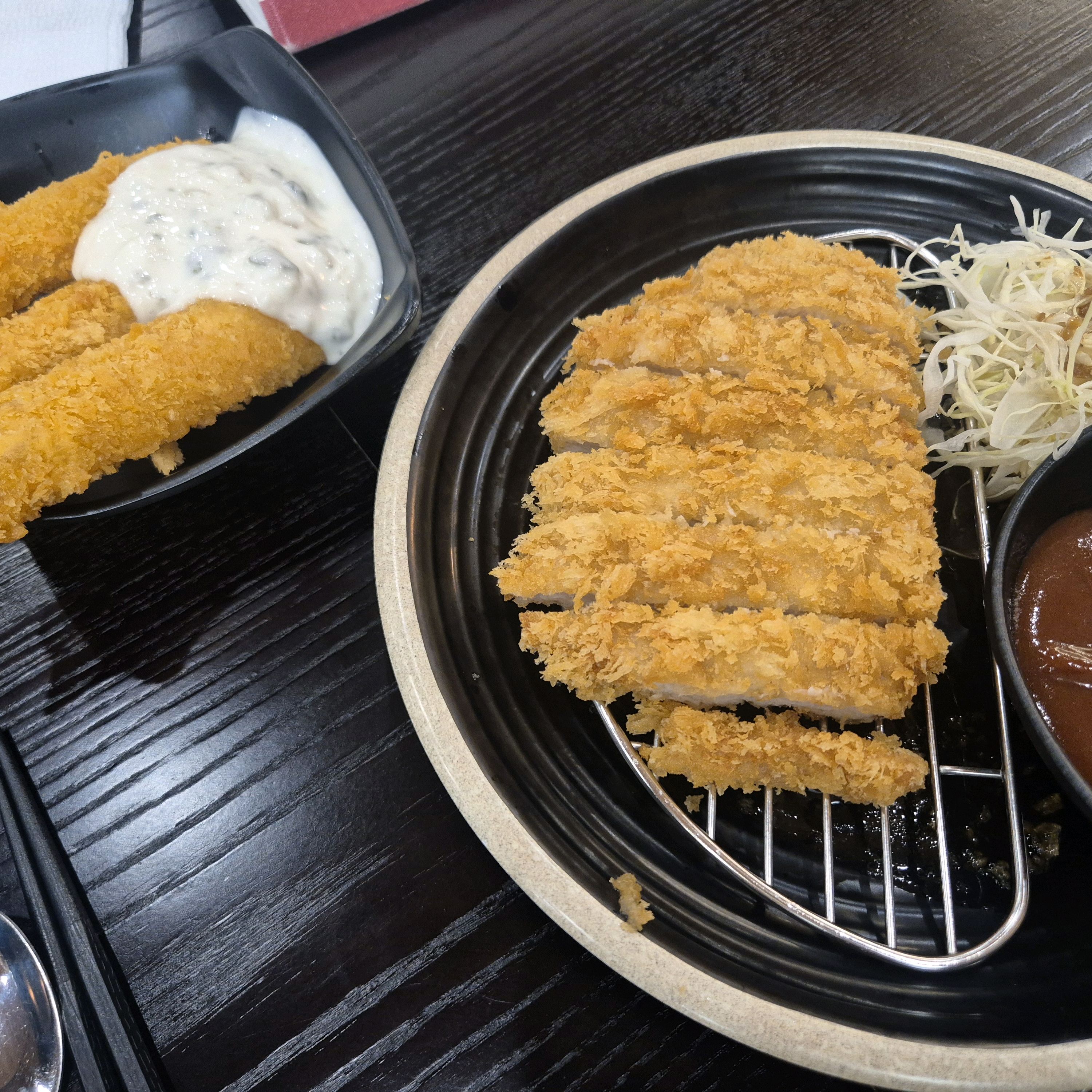 4인테이블 14개정도 있는 깔끔한 식당이네요 - 대구 맛집 삼동소바 대구시지점
