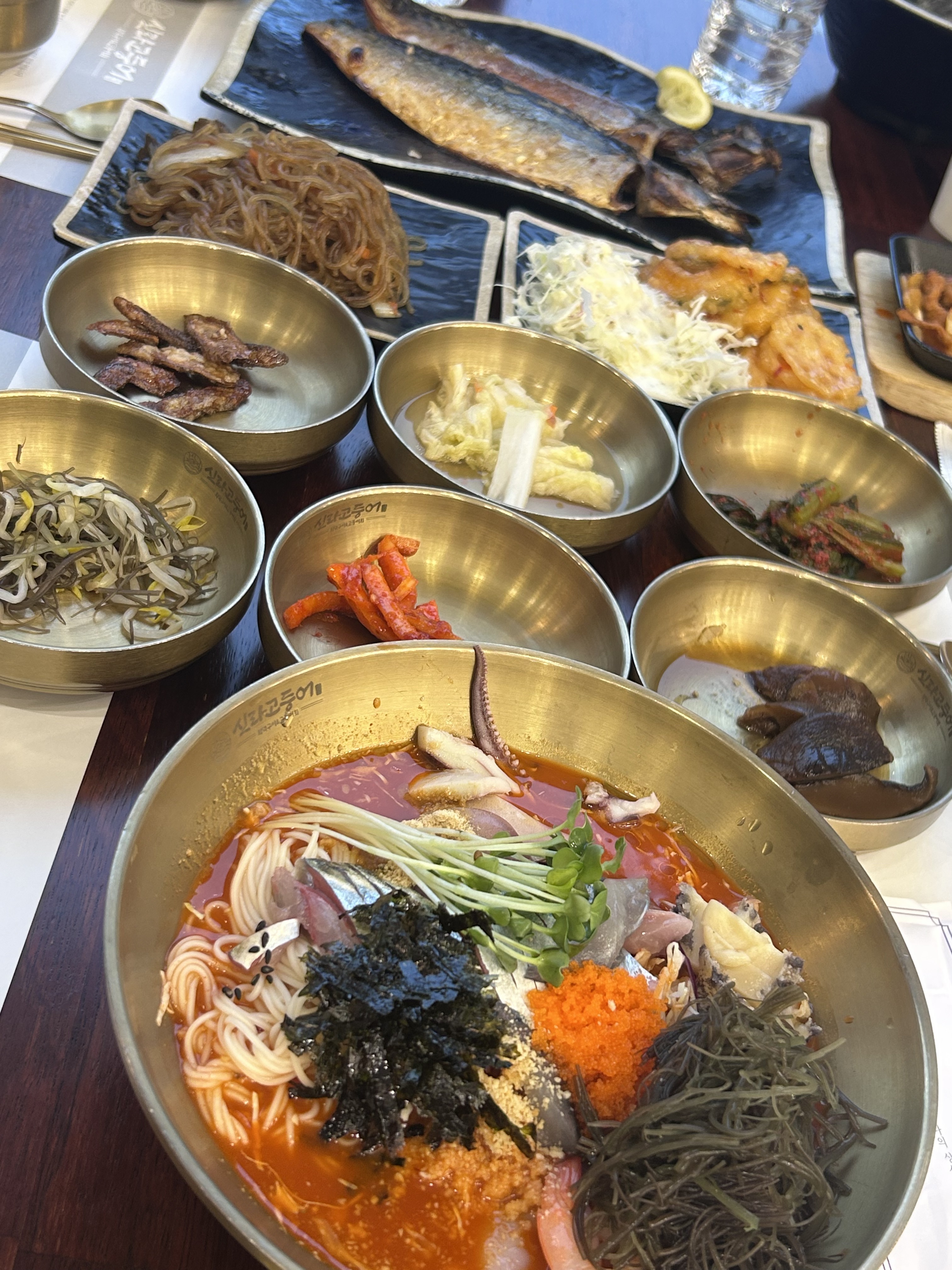 고등어가 부드럽고 맛있었어요~ 부모님이랑 왔는데 매장도 넓고 깨끗했어요! 셀프바도 있어서 