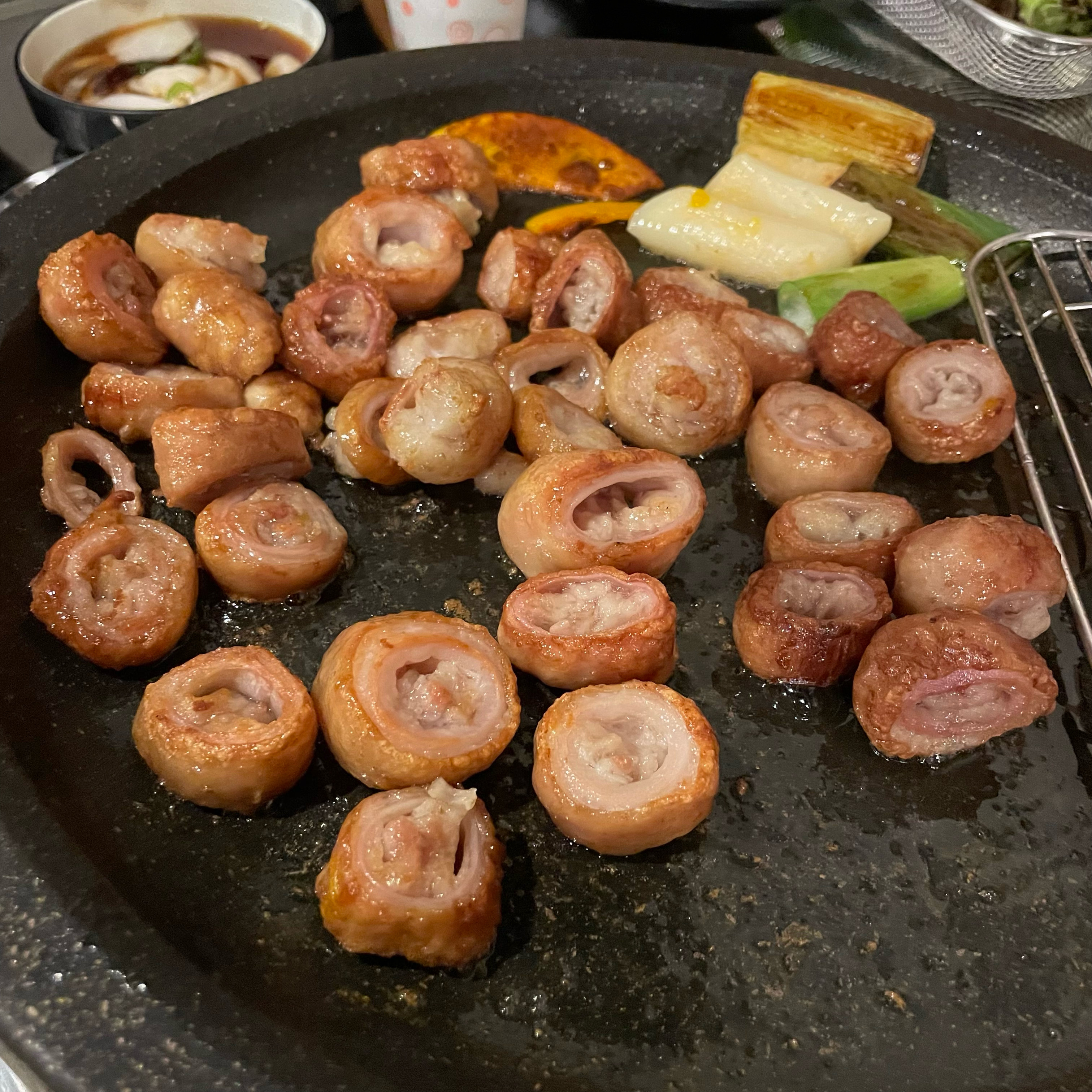 연잎막창 진짜 맛있어요!! 완전 곱 가득차서 쫄깃하고 막장하고 먹고 반했어요!! - 대구 맛집 연막창 교동점