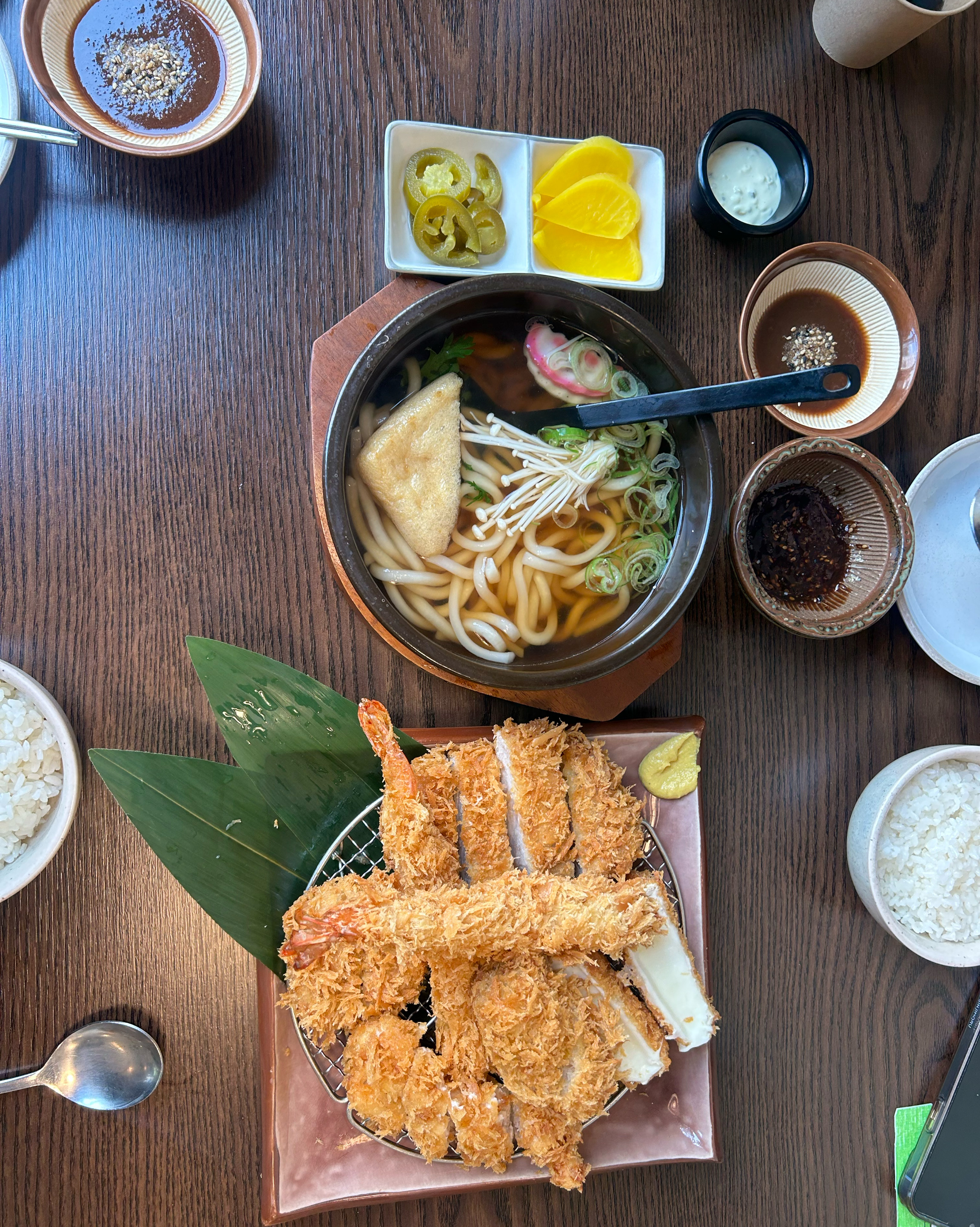 처음 방문한 곳인데 인테리어도 정말 예쁘고 돈까스도 부드러워서 맛있어요 다음에 또 방문생각