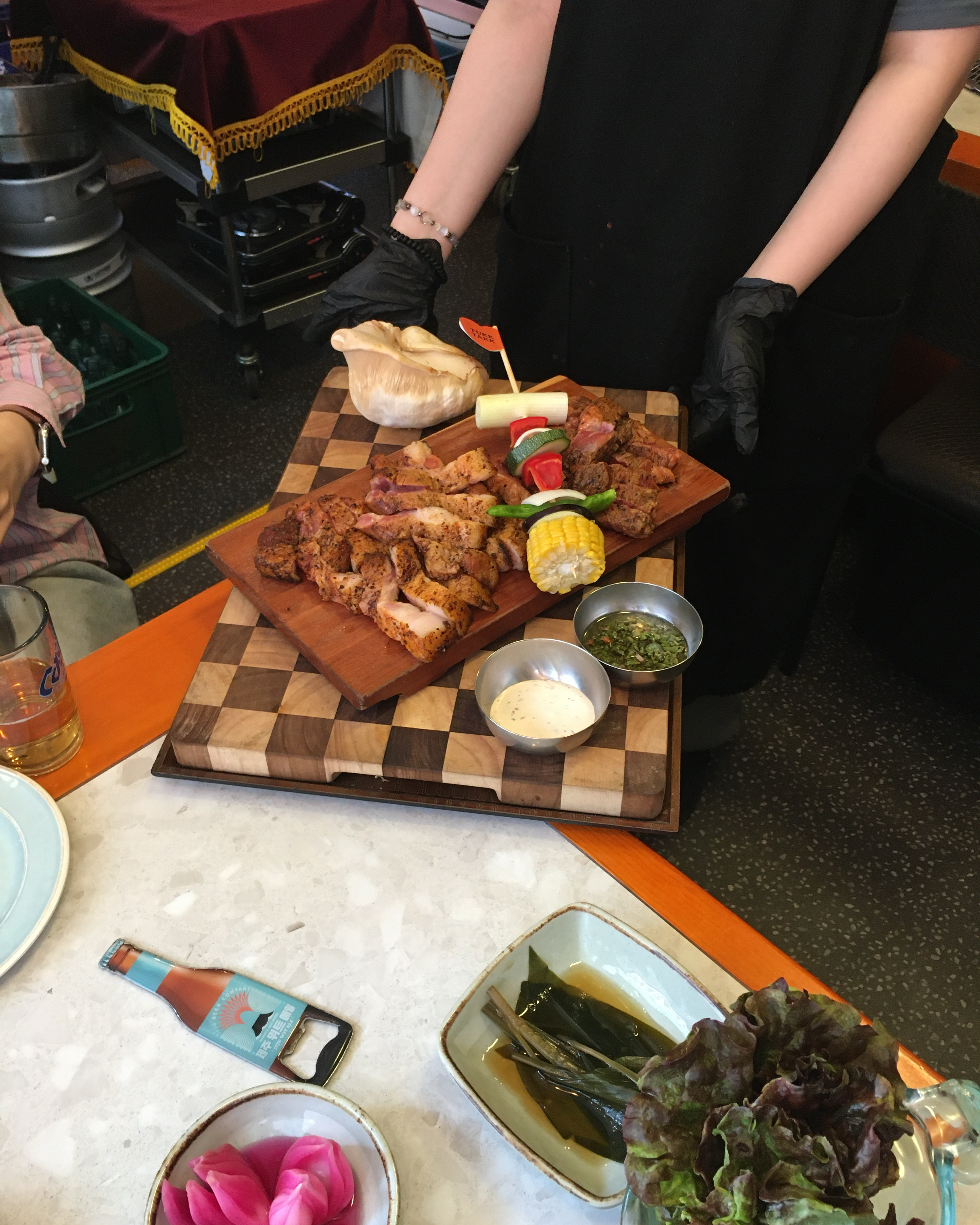 금 세트입니다! 고기에 향신료향이 나서 새로운 느낌이에요! 세트로 구성되어있어서 다양하게 