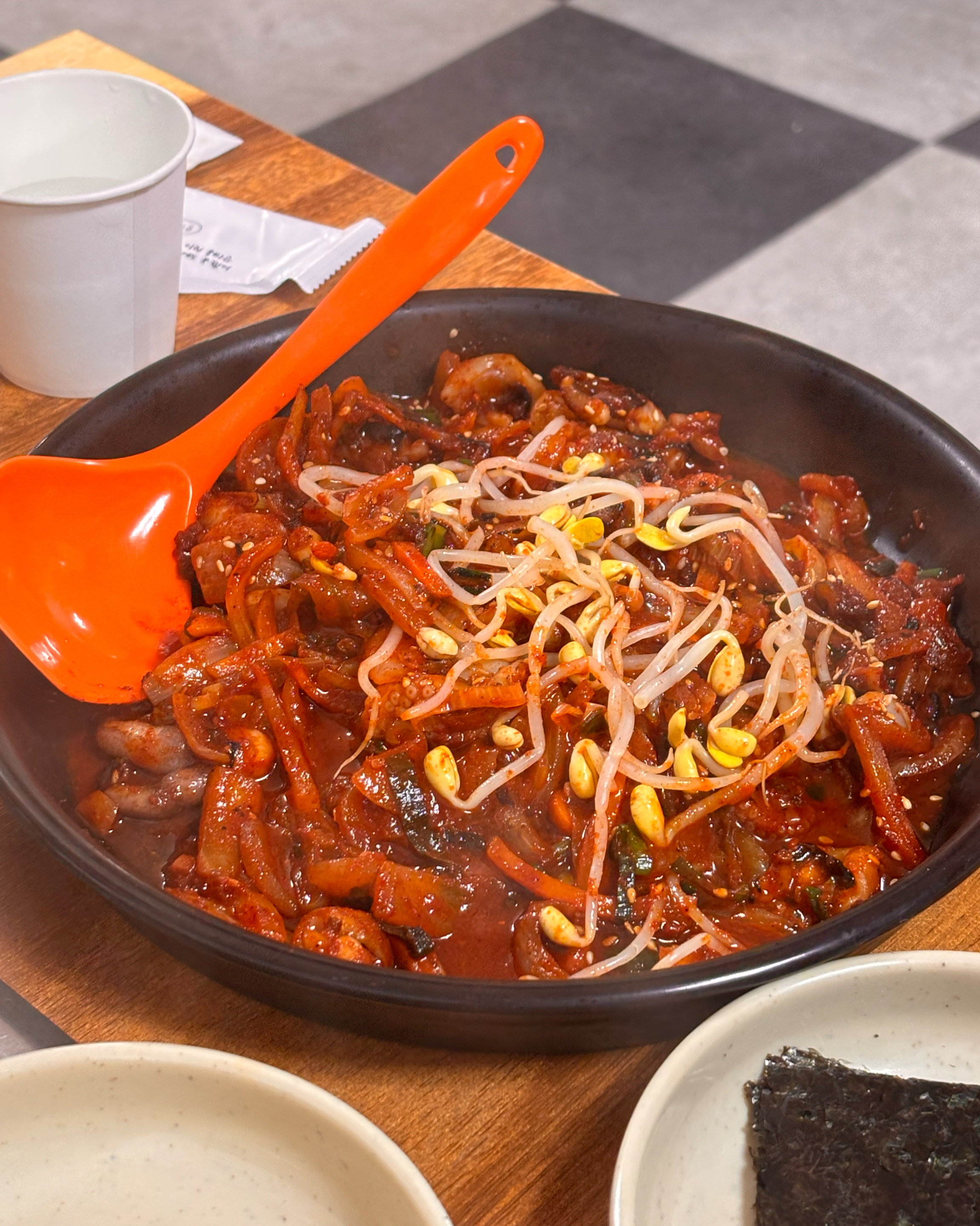 양도 많고 맛있어요!! 부모님도 너무 좋아하셨어요ㅎㅎㅎㅎ - 대전 맛집 대전 칼국수 족발 쭈꾸미볶음 본점