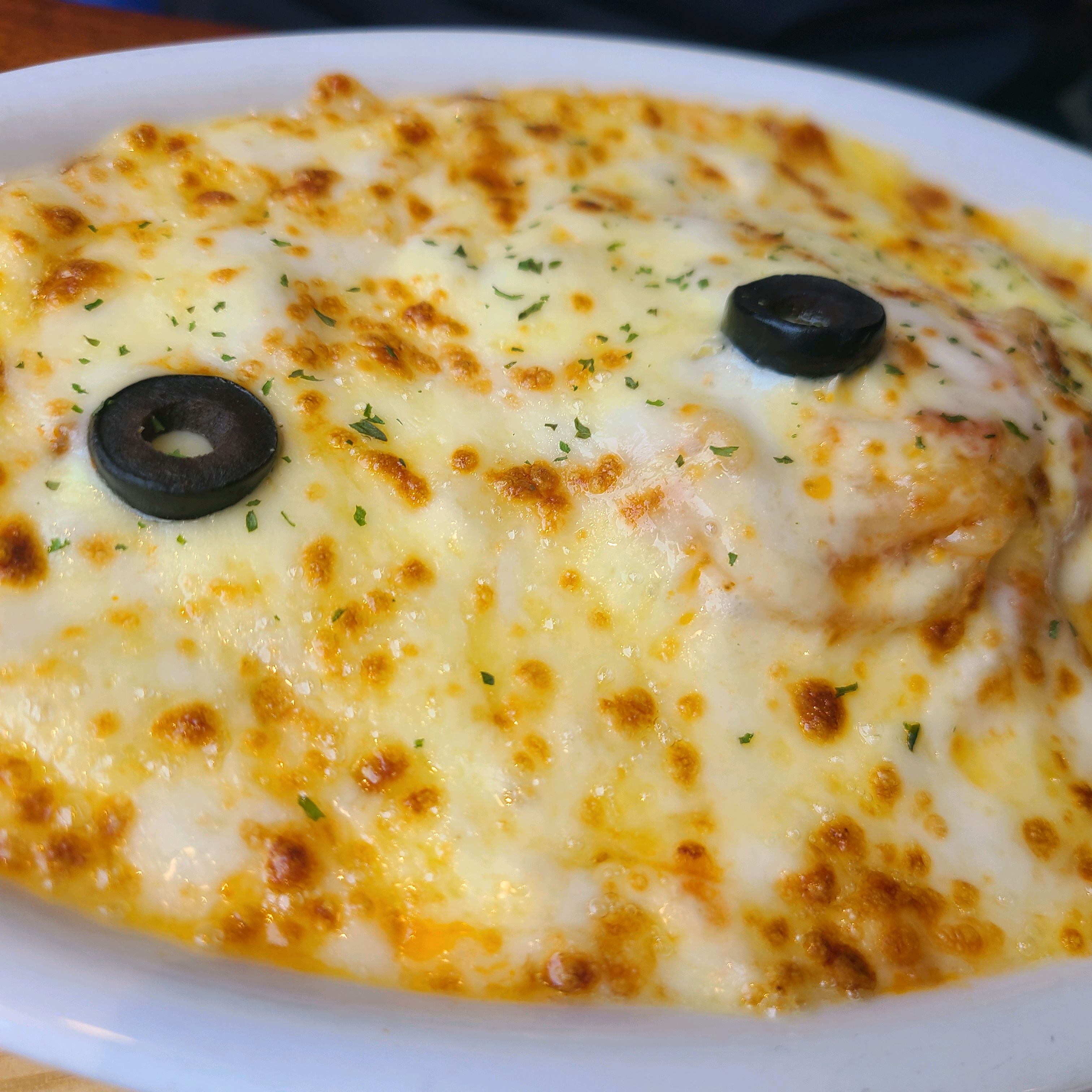 맛있어요~~ 1인1메뉴시 토스트 이용무한이라써있어 맞게 주문했는데~ 옆테이블 1인1메뉴아닌