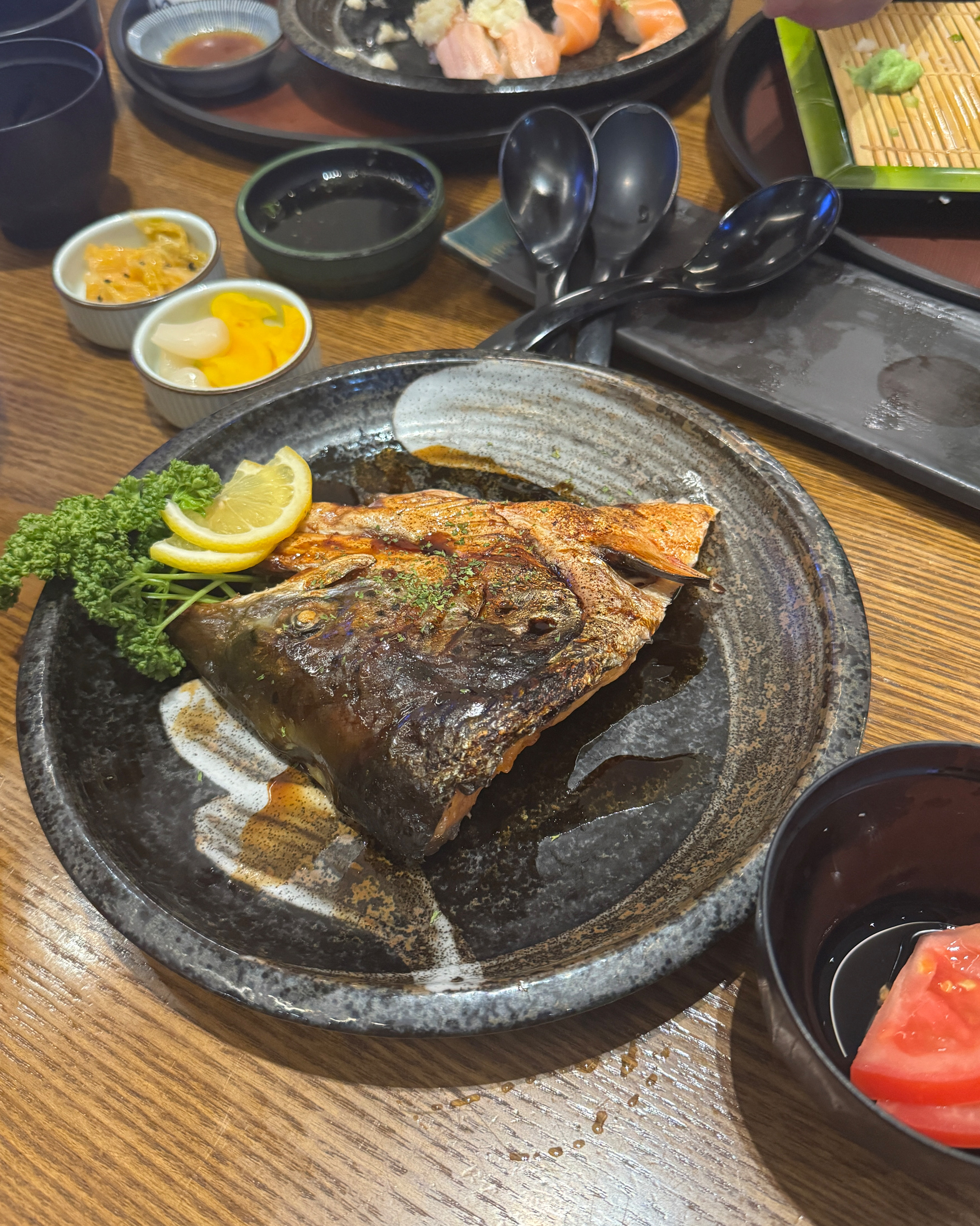 항상 배달만 시켜먹다가 매장은 처음 방문했는데 넓고 좋네요~!! 역시 대전 초밥 맛집 상무