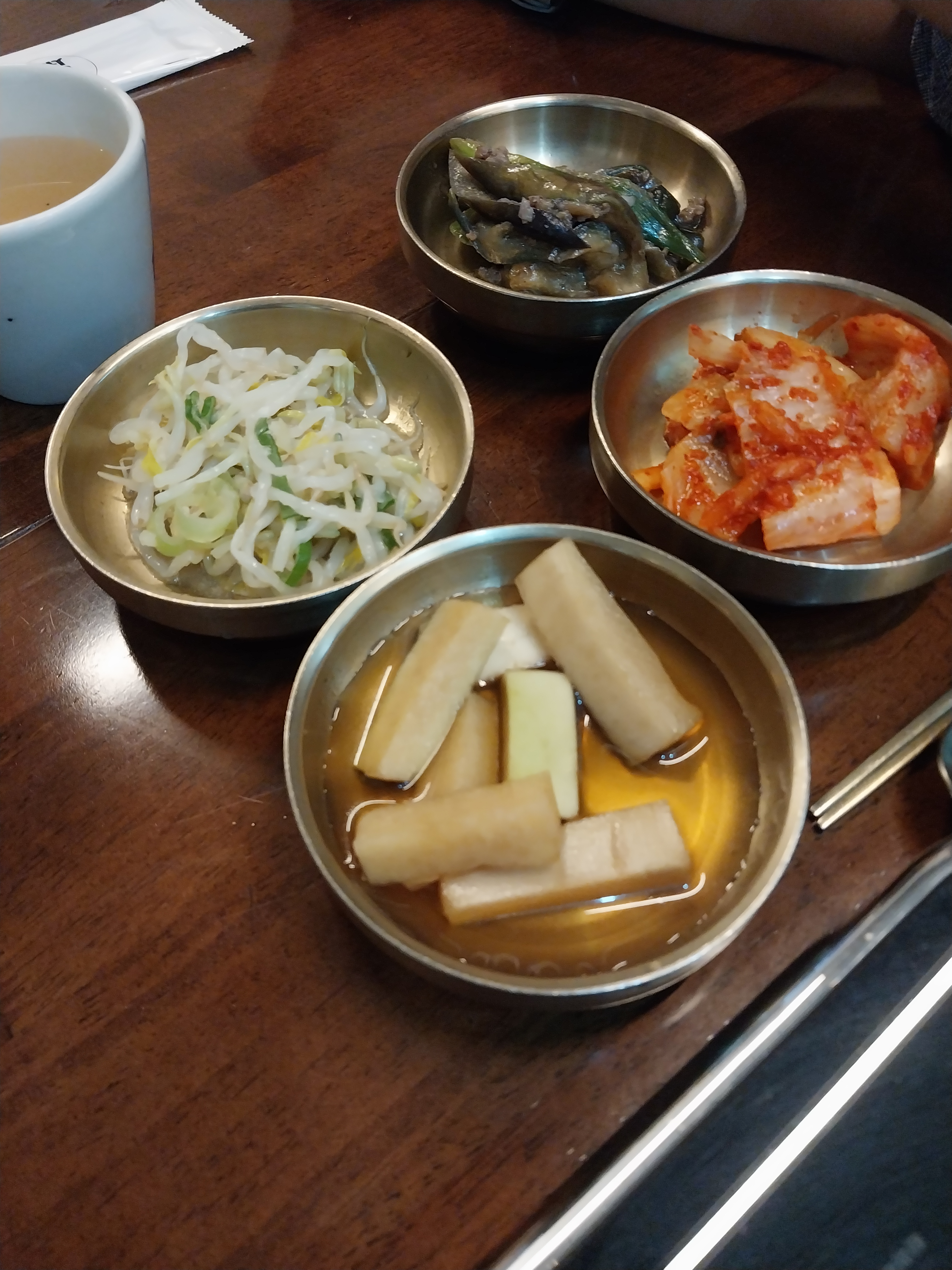 고르고 골라 평도 보고 찾아온 곳이에요. 향도 좋고 맛도 좋고 오호라 또 한번 와도 되겠