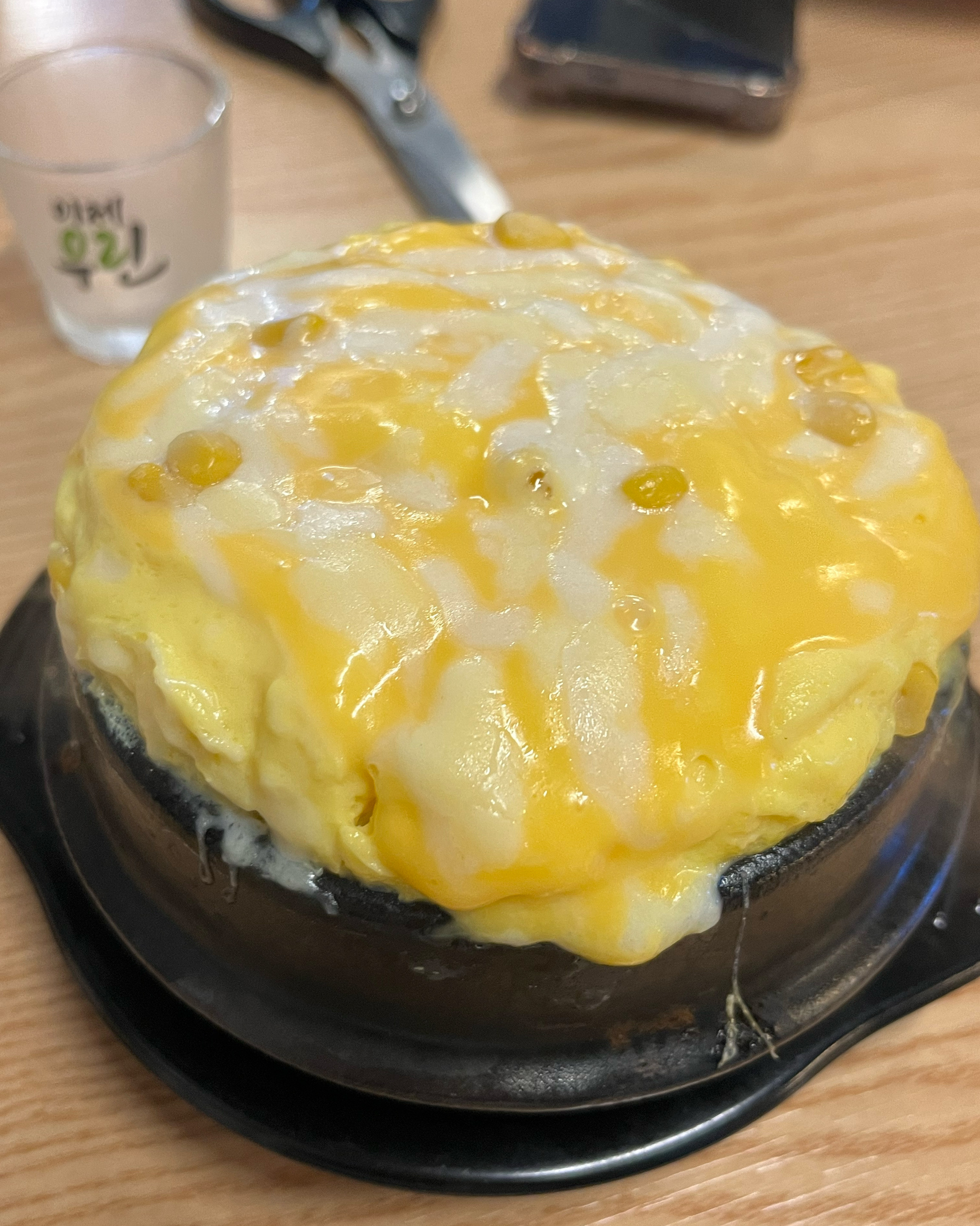 근처에 야장 고깃집이 새로 생겼다 해서 왔다가, 맛있어보여서 홀에서 먹었습니다!! 치즈계란