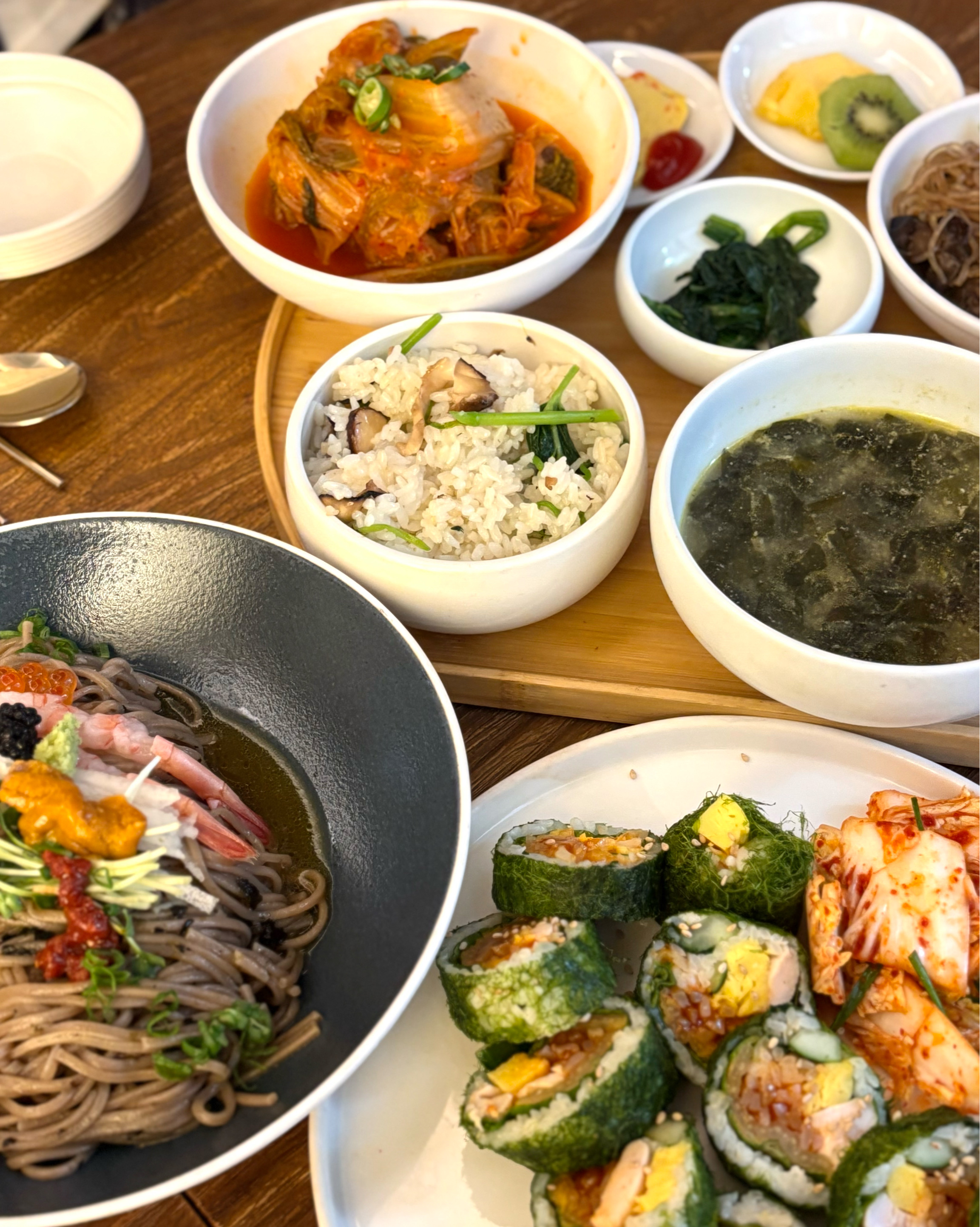 강아지랑 서울숲 산책하고나니까 배고파서 근처 밥집 찾다가 발견했어요. - 성수동 가성비 좋은 감성 데이트 맛집 다반 성수점