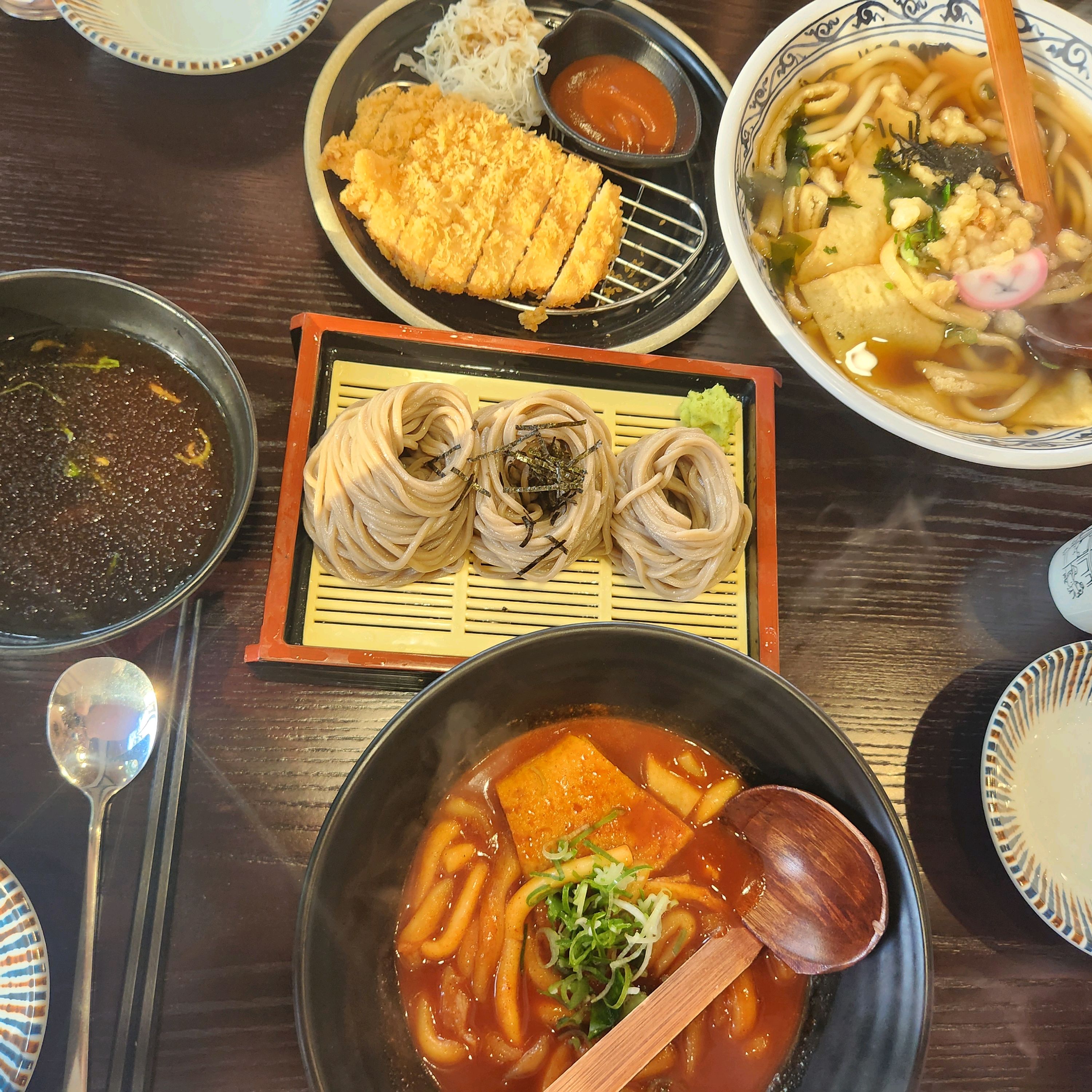 이른 시간에 왔는데도 거의 만석이네요👋 - 대구 맛집 삼동소바 대구시지점
