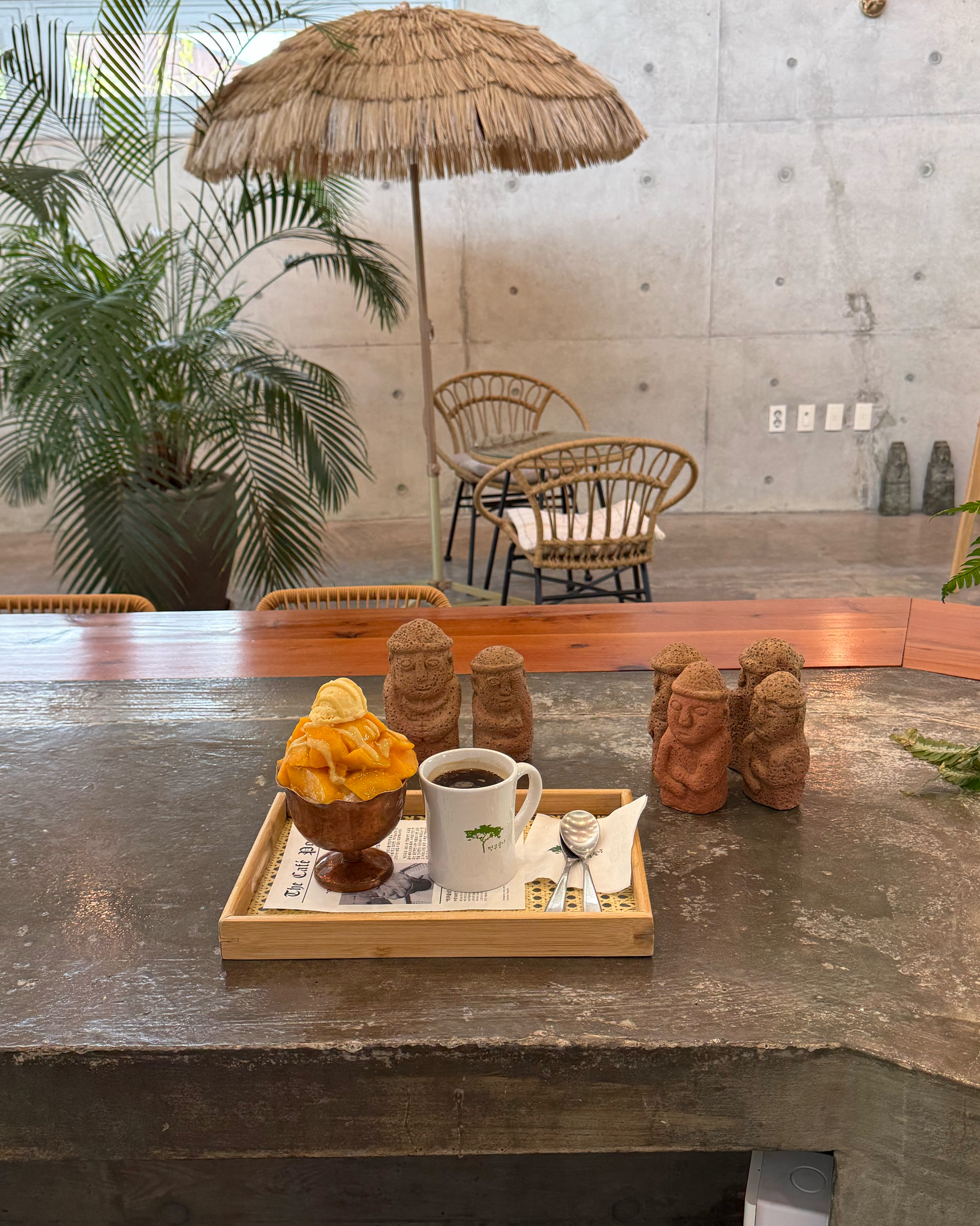 졸린아이와 함께 방문했는데 ㅎㅎ 카페 분위기가 고즈넉하고 빙수 참 맛있네요~ 제주도와서 어