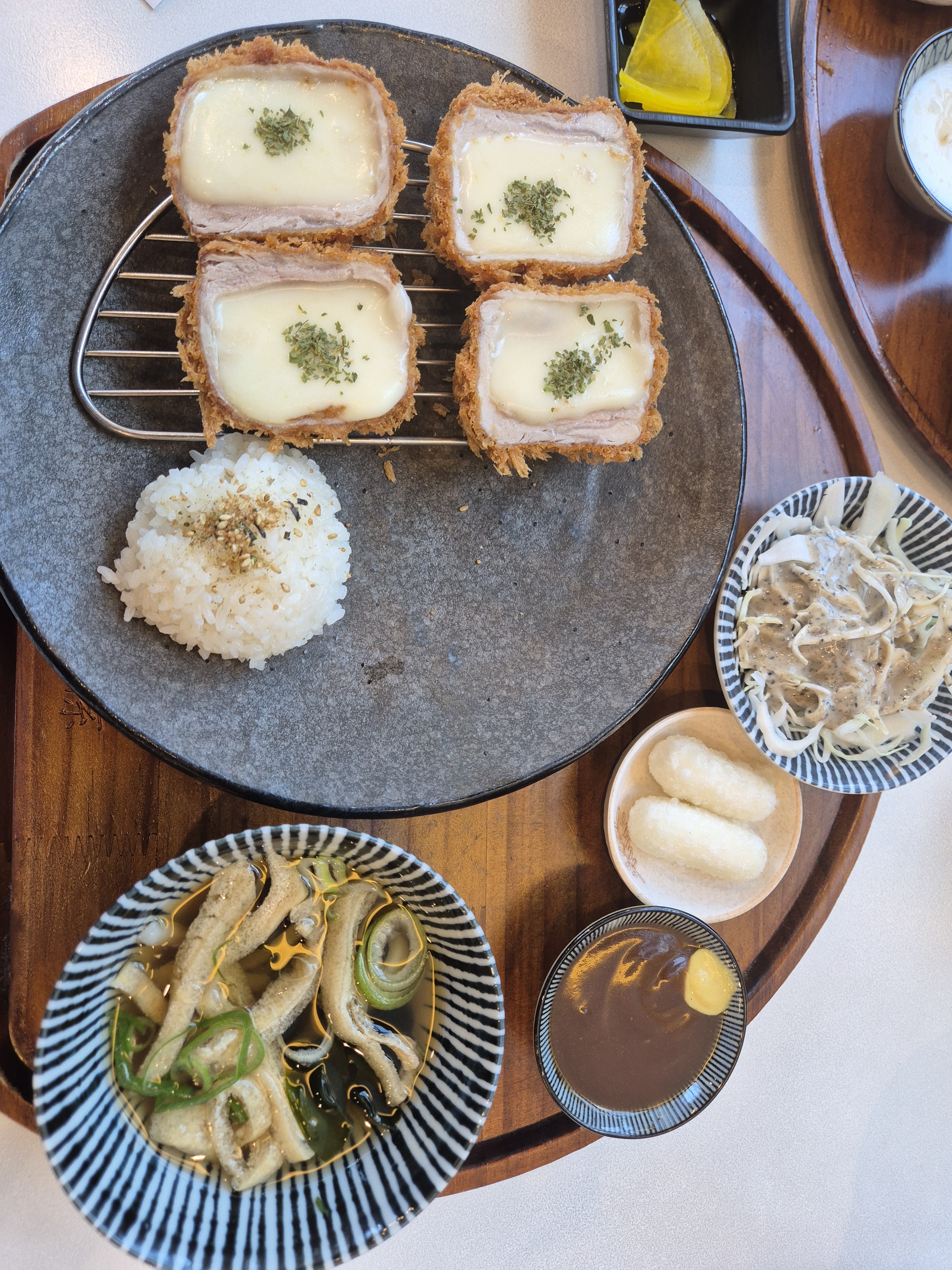 에비가츠동, 모짜렐라치즈카츠 바삭바삭 맛있어요. - 등촌역 맛집 백소정 등촌역점
