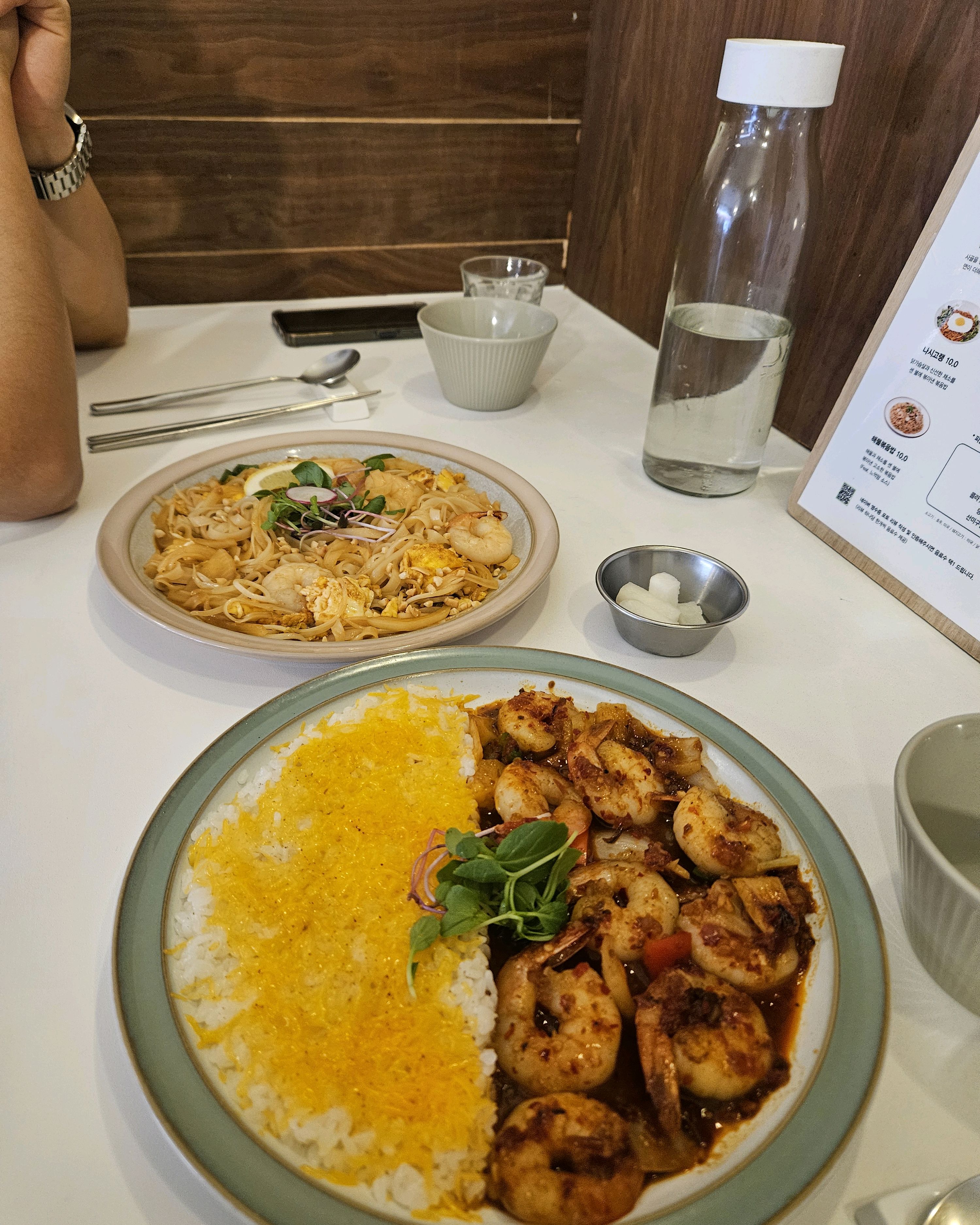 사파키친 첨인데 현지느낌나면서도 한국 입맛에 넘 잘맞아요! 정통 아시아음식은 잘 못 먹는 